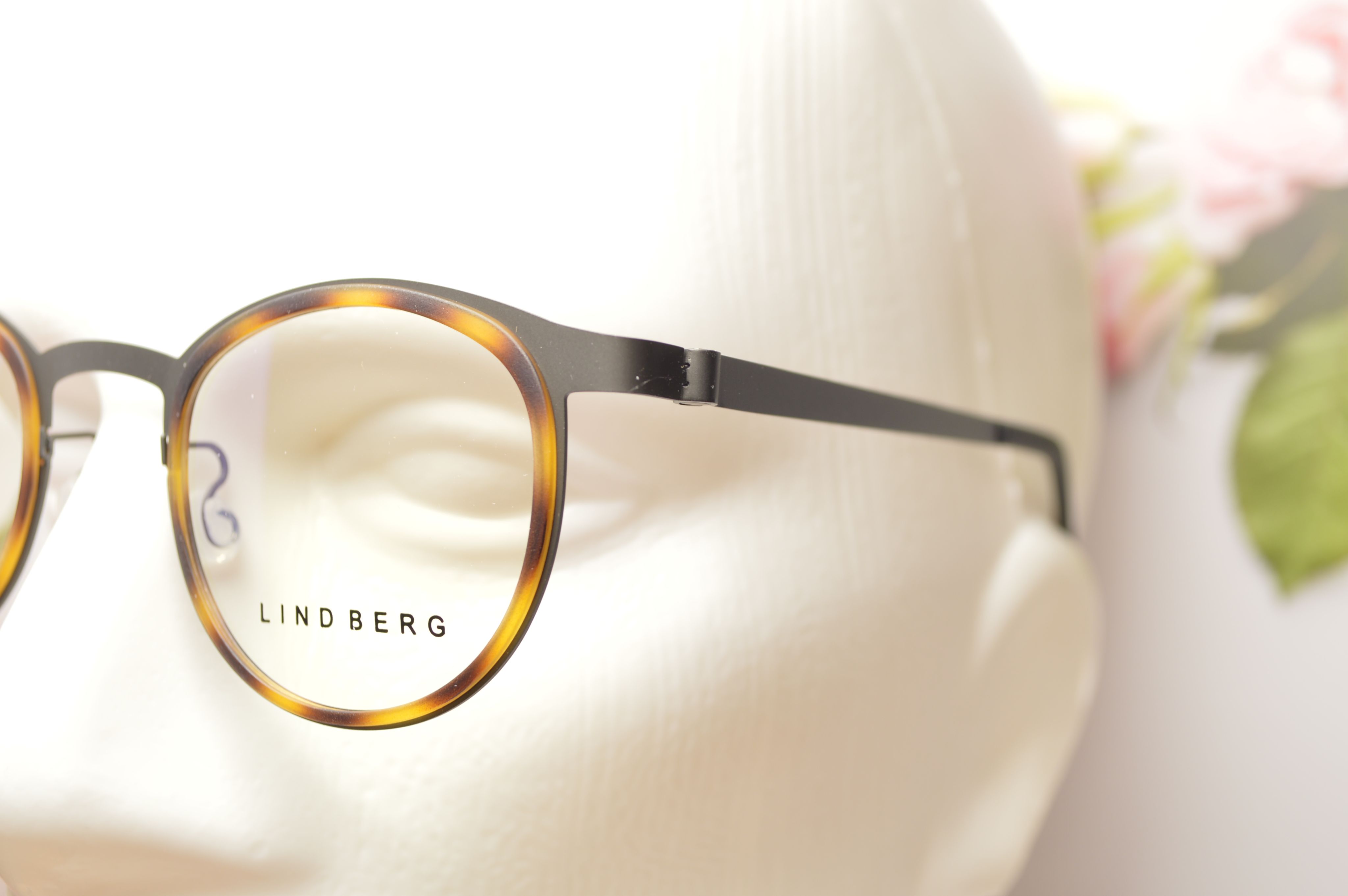 Оправа титановая, круглая, унисекс, Lindberg 9704. Темно-серая оправа с коричневым ободком
