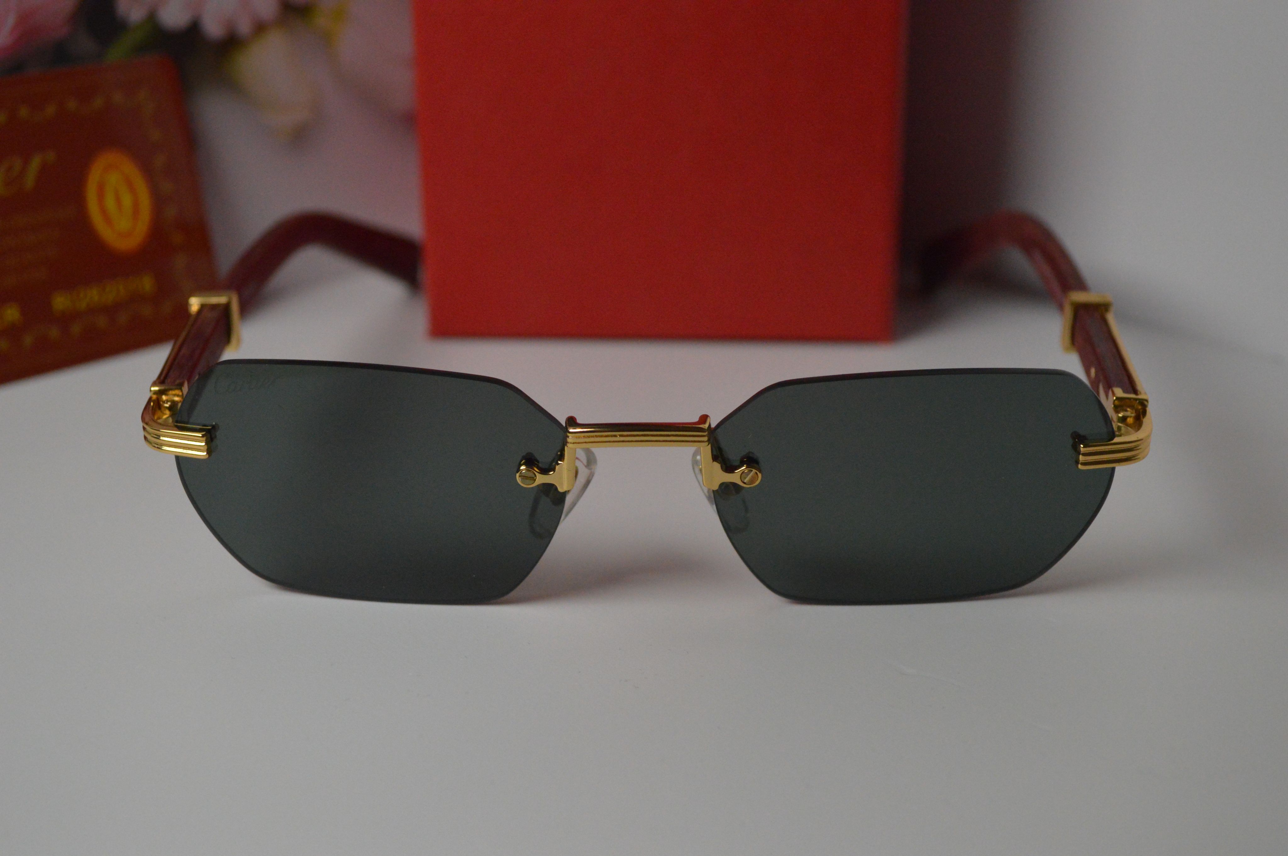 Очки солнцезащитные, узкие, деревянные дужки Cartier 3625 002, серо-зеленая линза