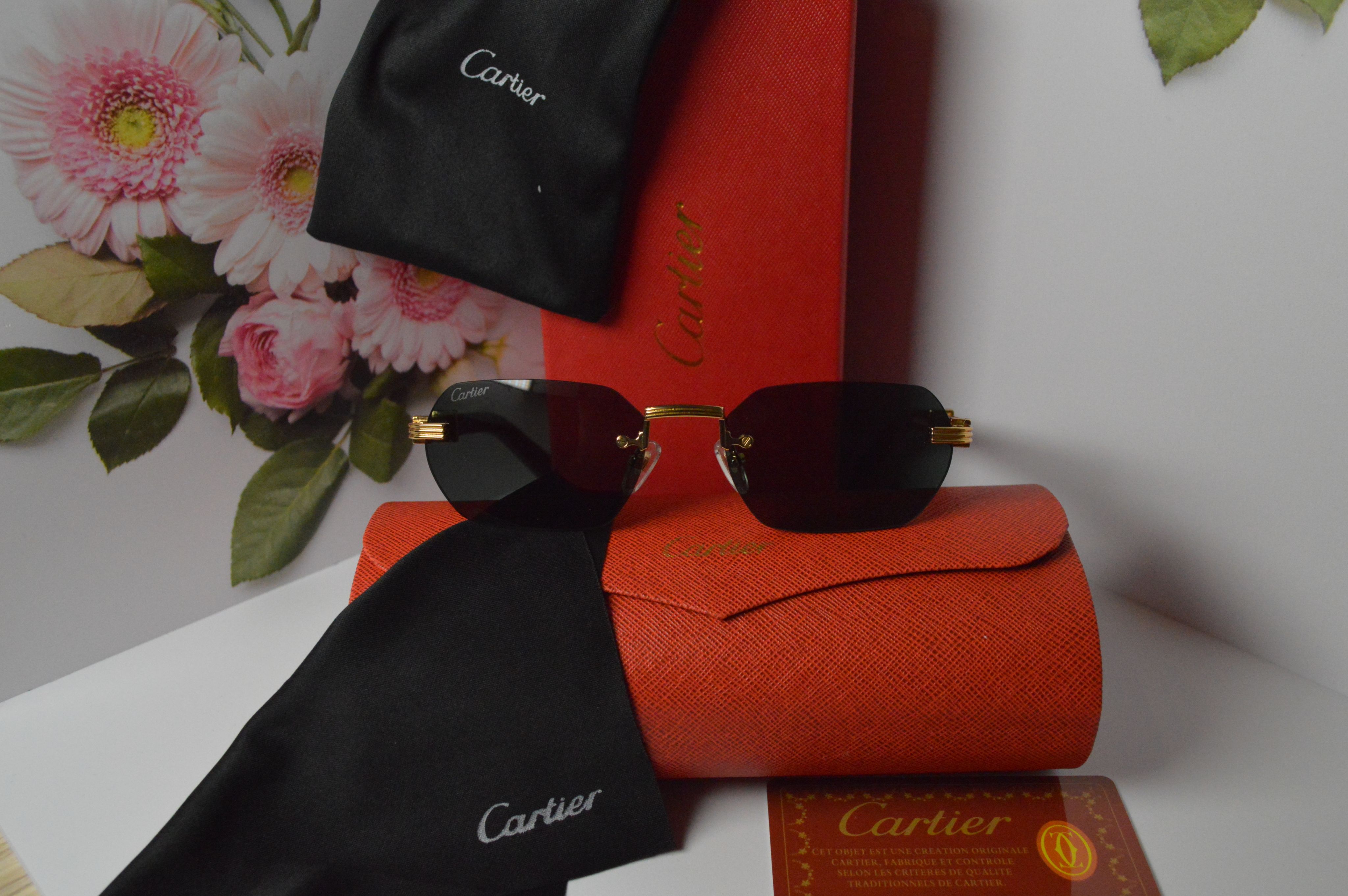 Очки солнцезащитные, узкие, деревянные дужки Cartier 3625 002, серо-зеленая линза
