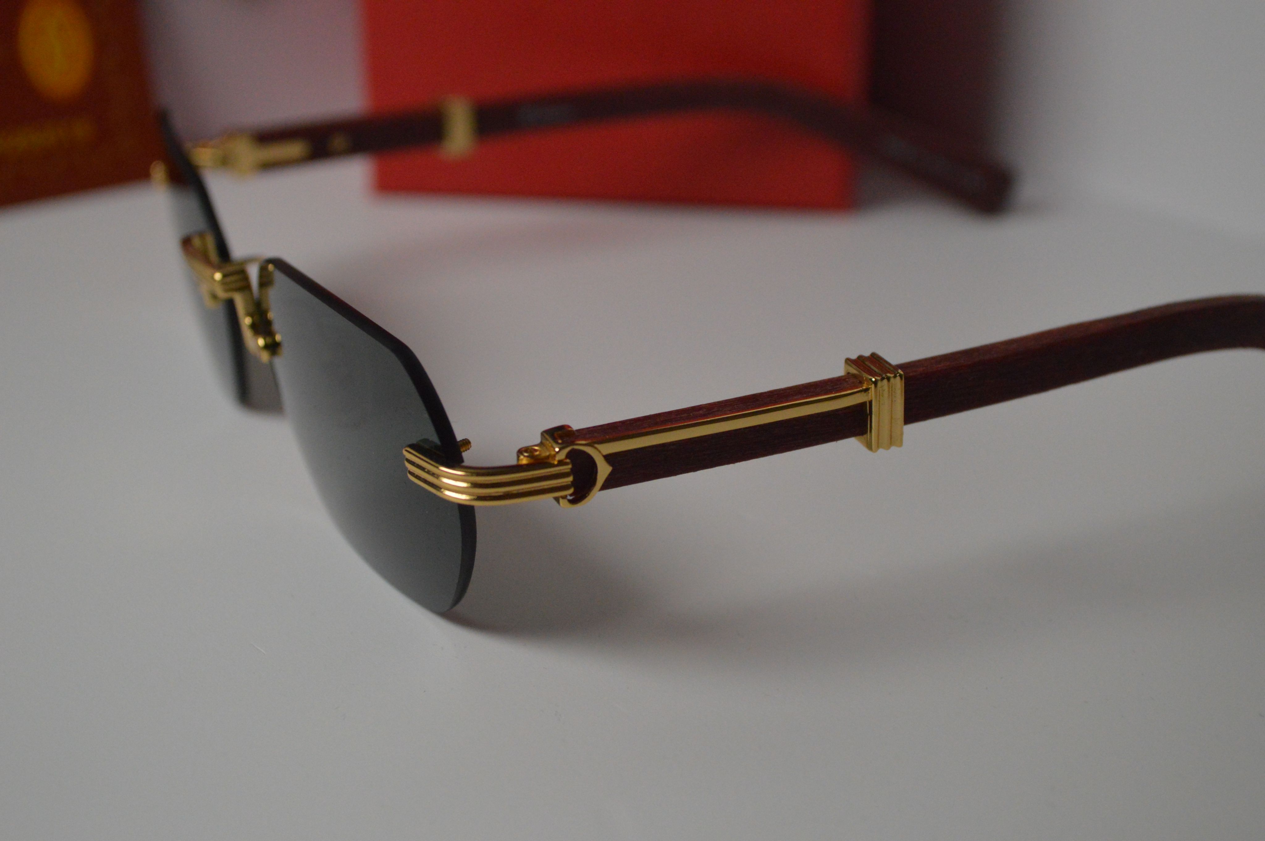 Очки солнцезащитные, узкие, деревянные дужки Cartier 3625 002, серо-зеленая линза