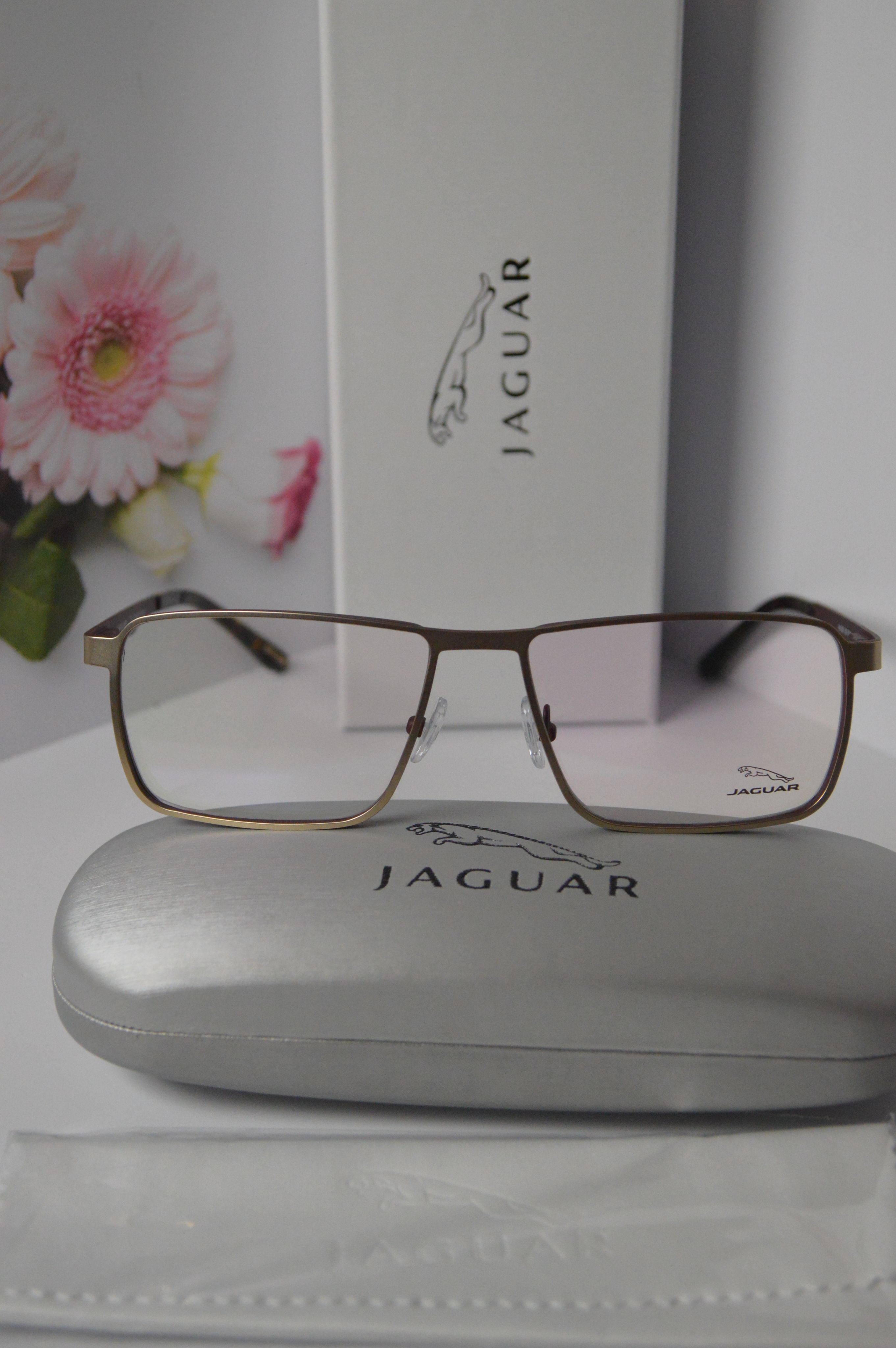 Оправа Jaguar 33606-3800, золотистый цвет. Стильный дизайн