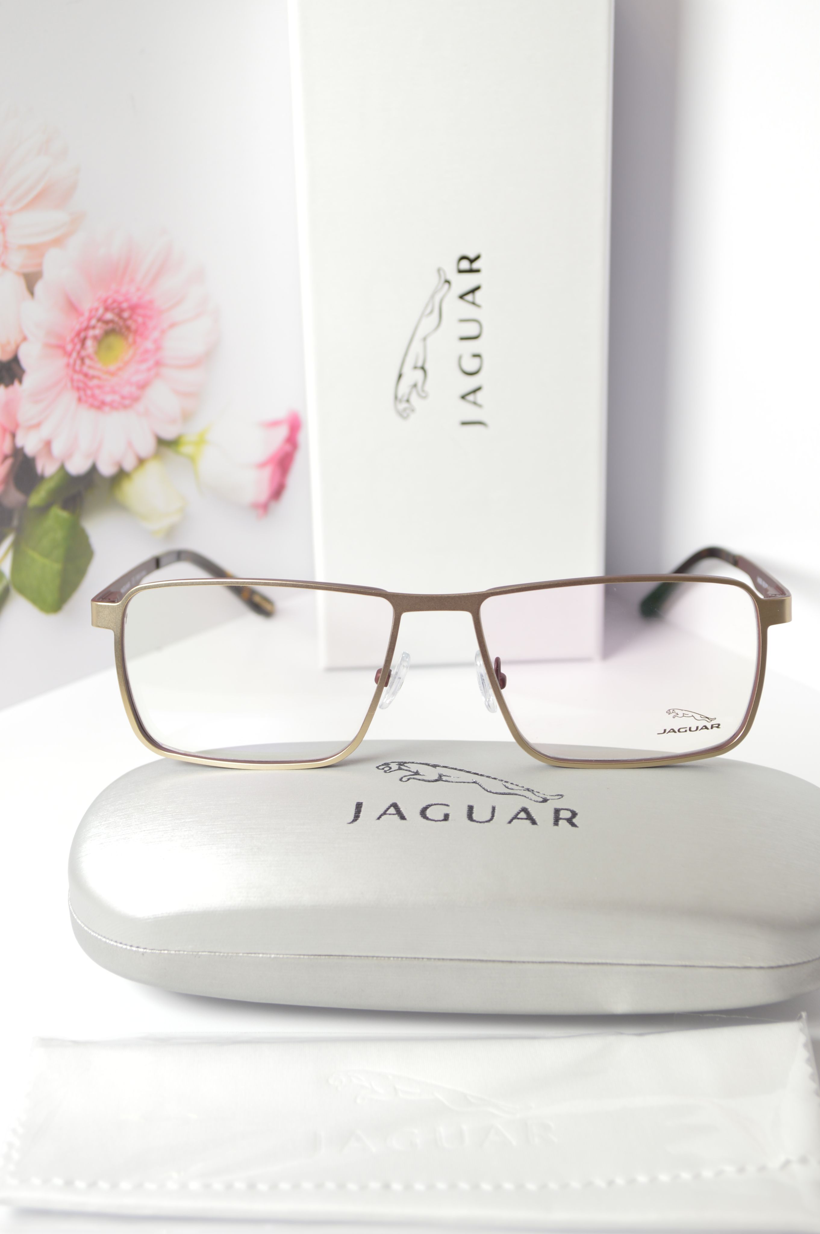 Оправа Jaguar 33606-3800, золотистый цвет. Стильный дизайн