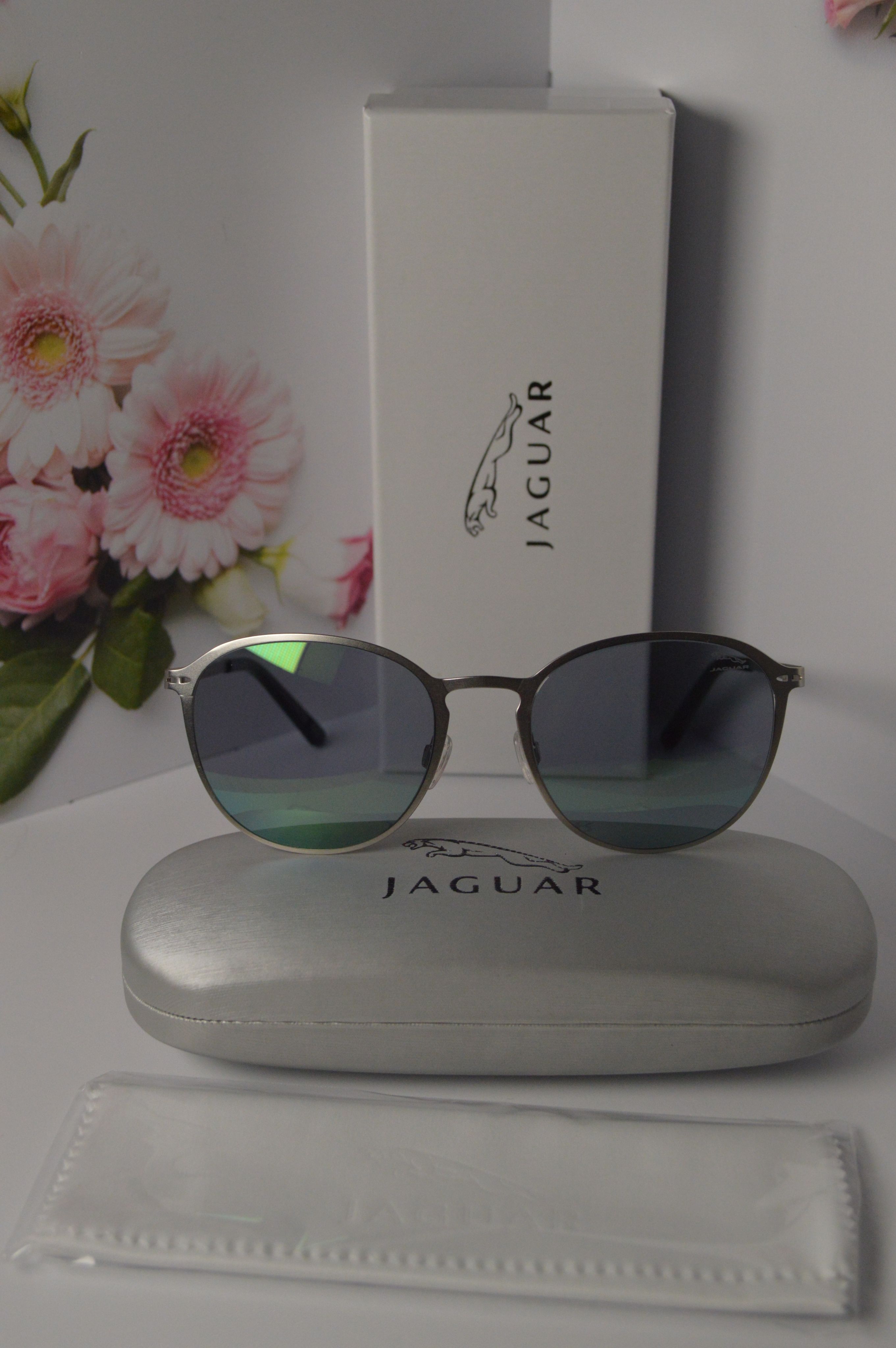 Солнцезащитные очки JAGUAR 35040-610. Стильная модель для каждого. Овальные линзы.