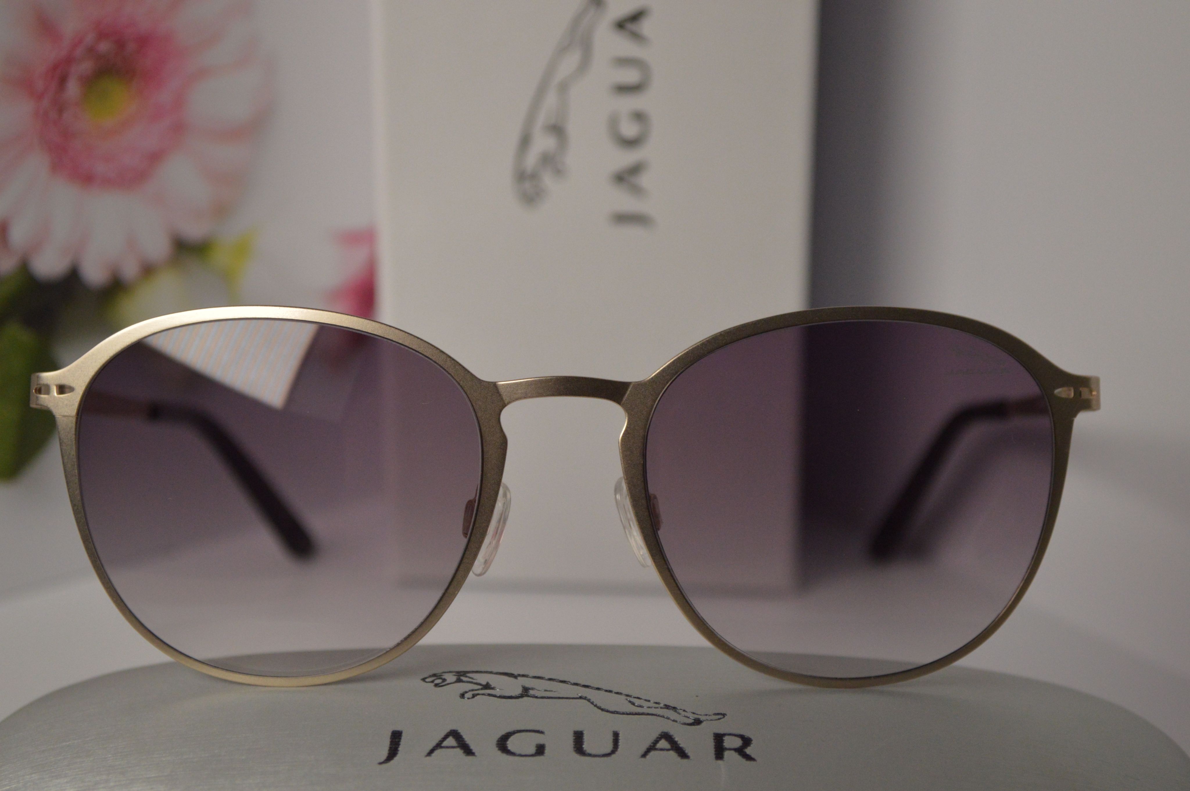 Солнцезащитные очки JAGUAR 35040-610. Стильная модель для каждого. Овальные линзы.