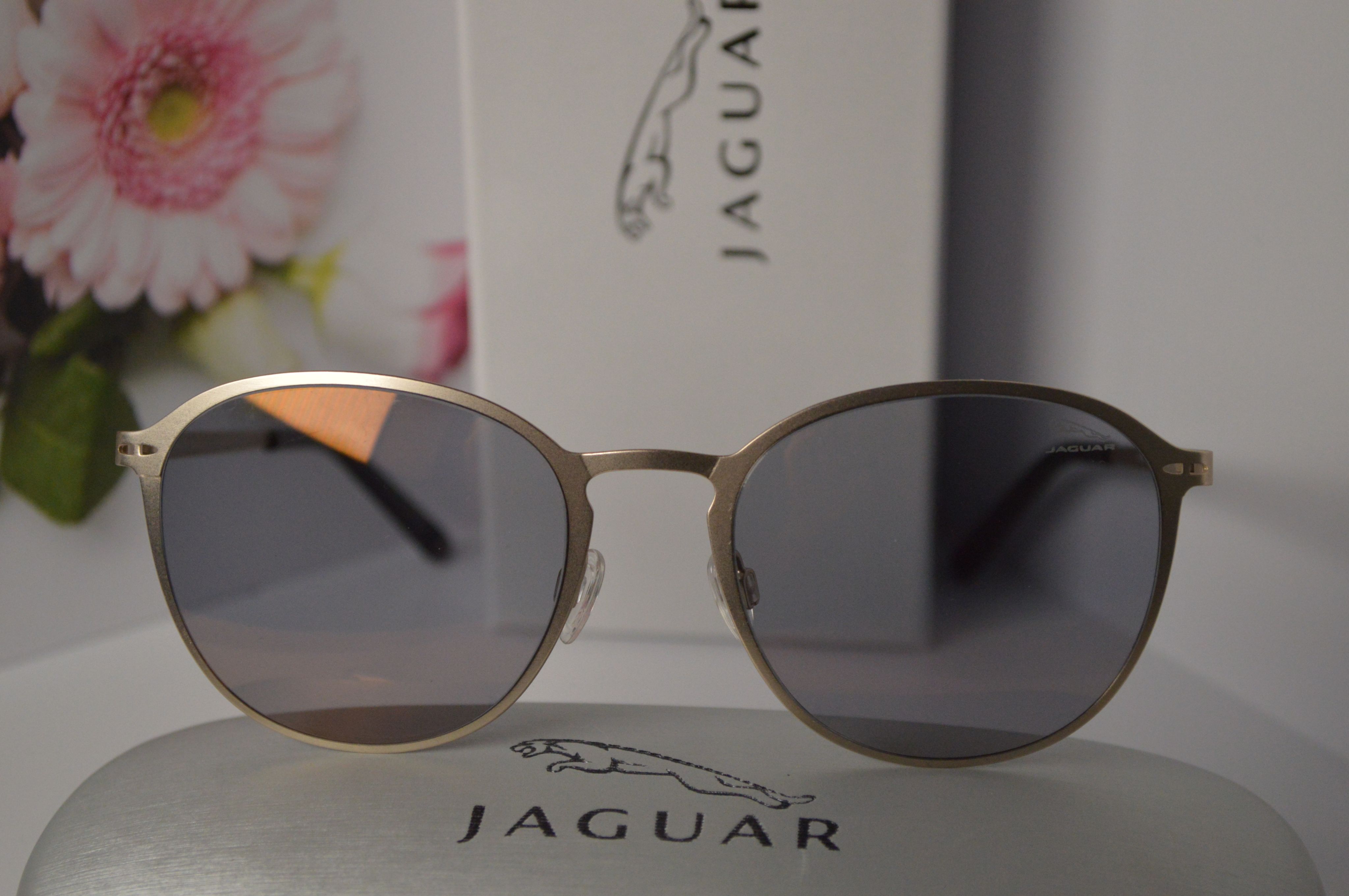 Солнцезащитные очки JAGUAR 35040-610. Стильная модель для каждого. Овальные линзы.
