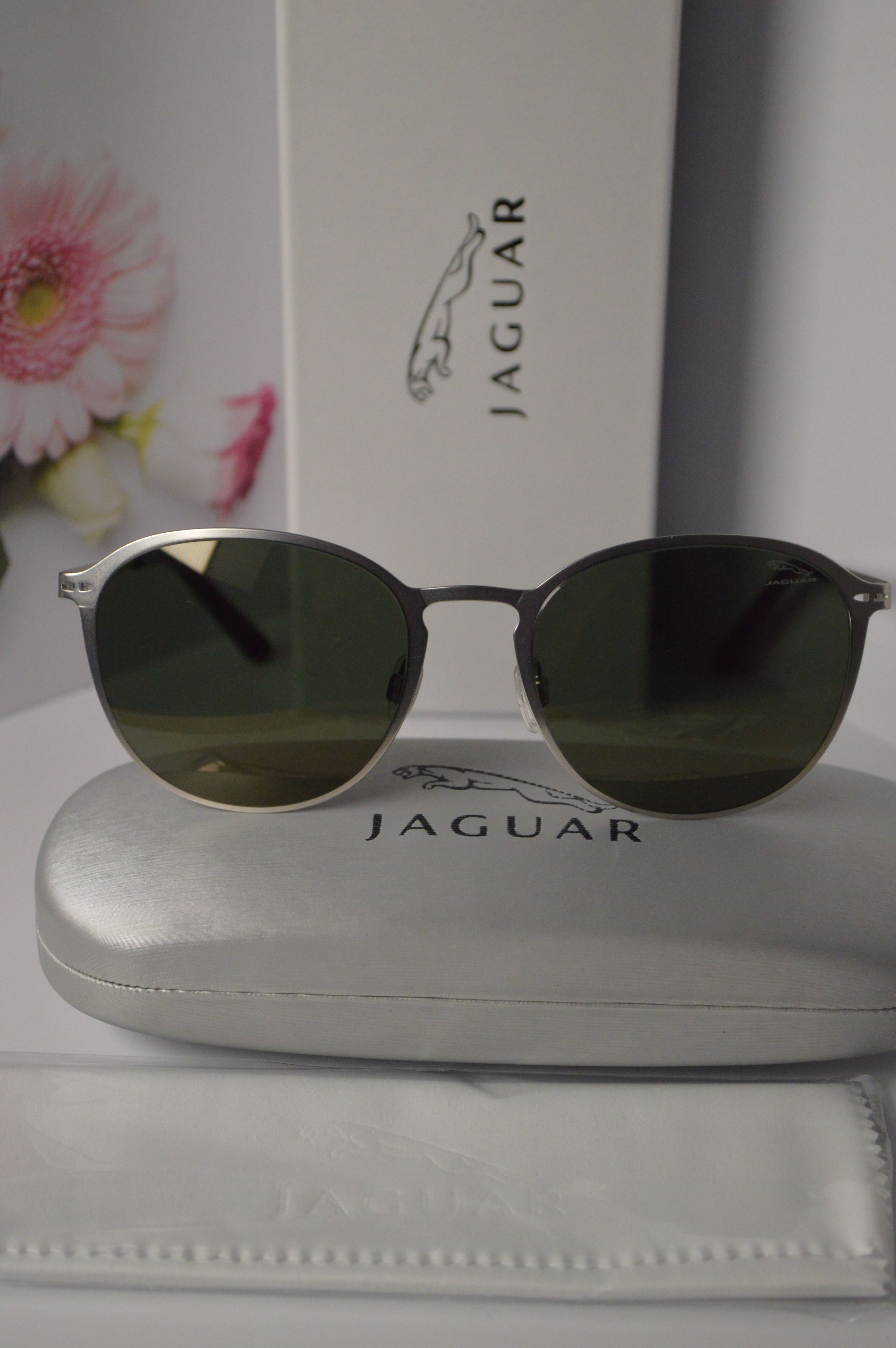 Солнцезащитные очки JAGUAR 35040-610. Стильная модель для каждого. Овальные линзы.