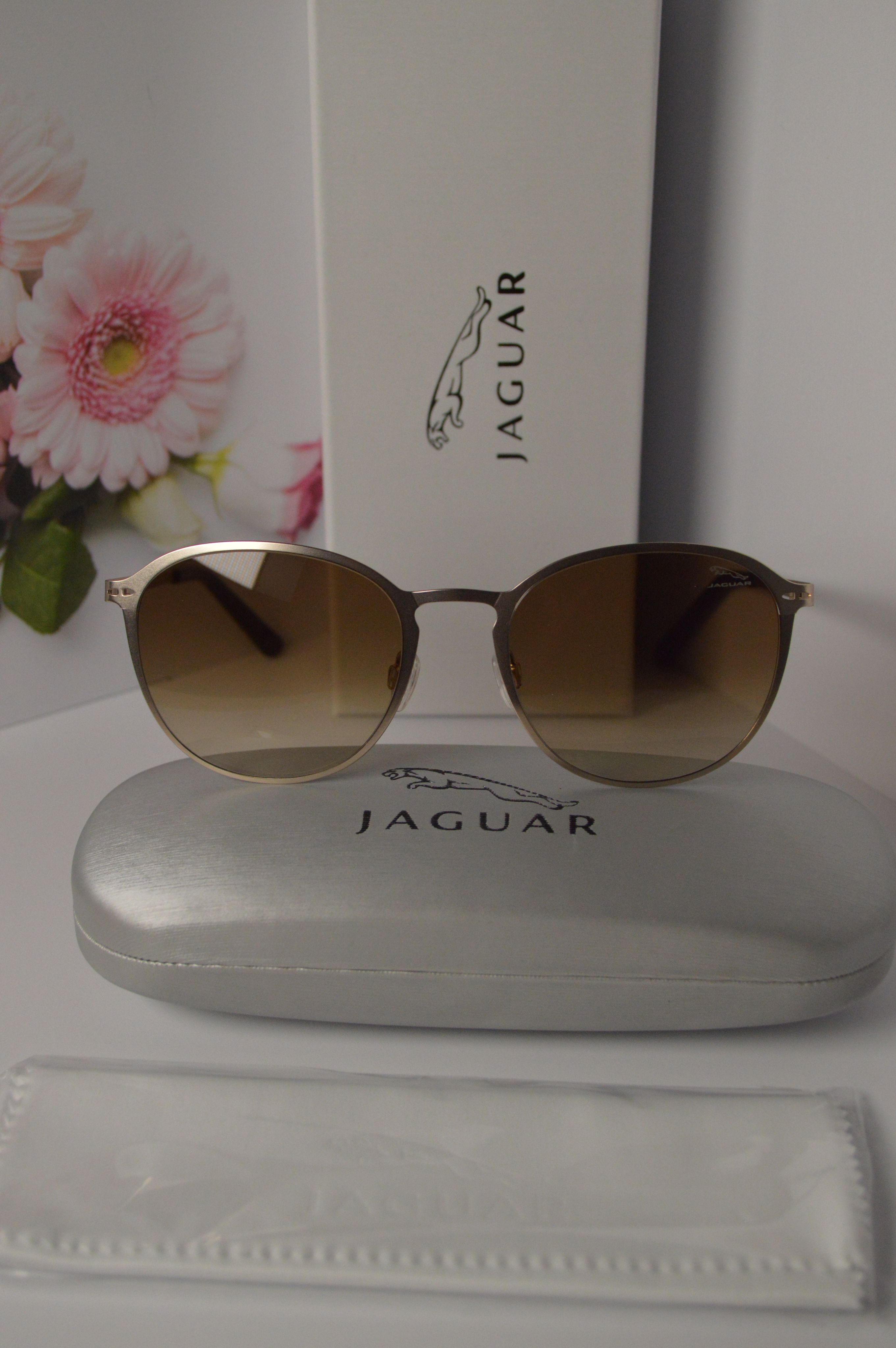 Солнцезащитные очки JAGUAR 35040-610. Стильная модель для каждого. Овальные линзы.