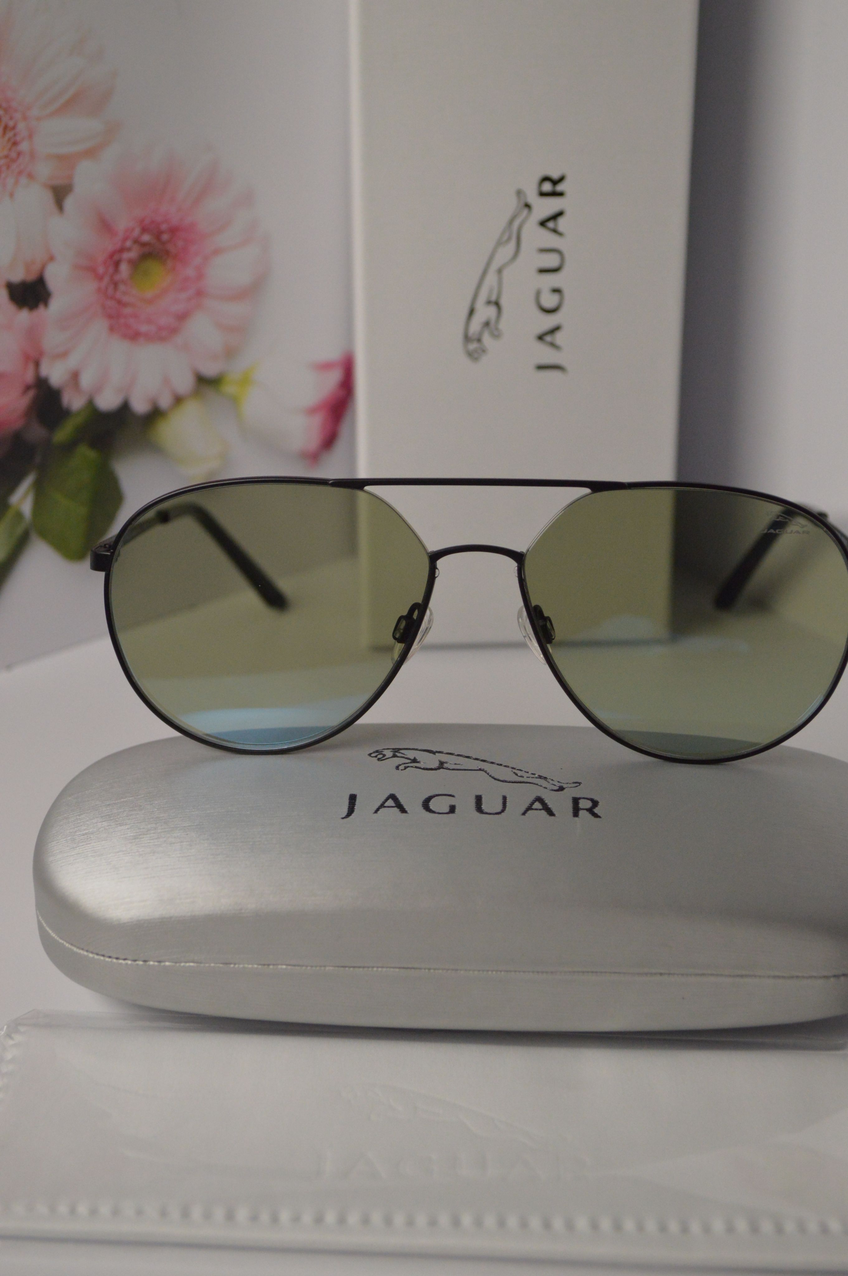 Солнцезащитные очки JAGUAR 33064-915. Стильная модель авиатор. Зеленая линза с зеркальной поверхностью