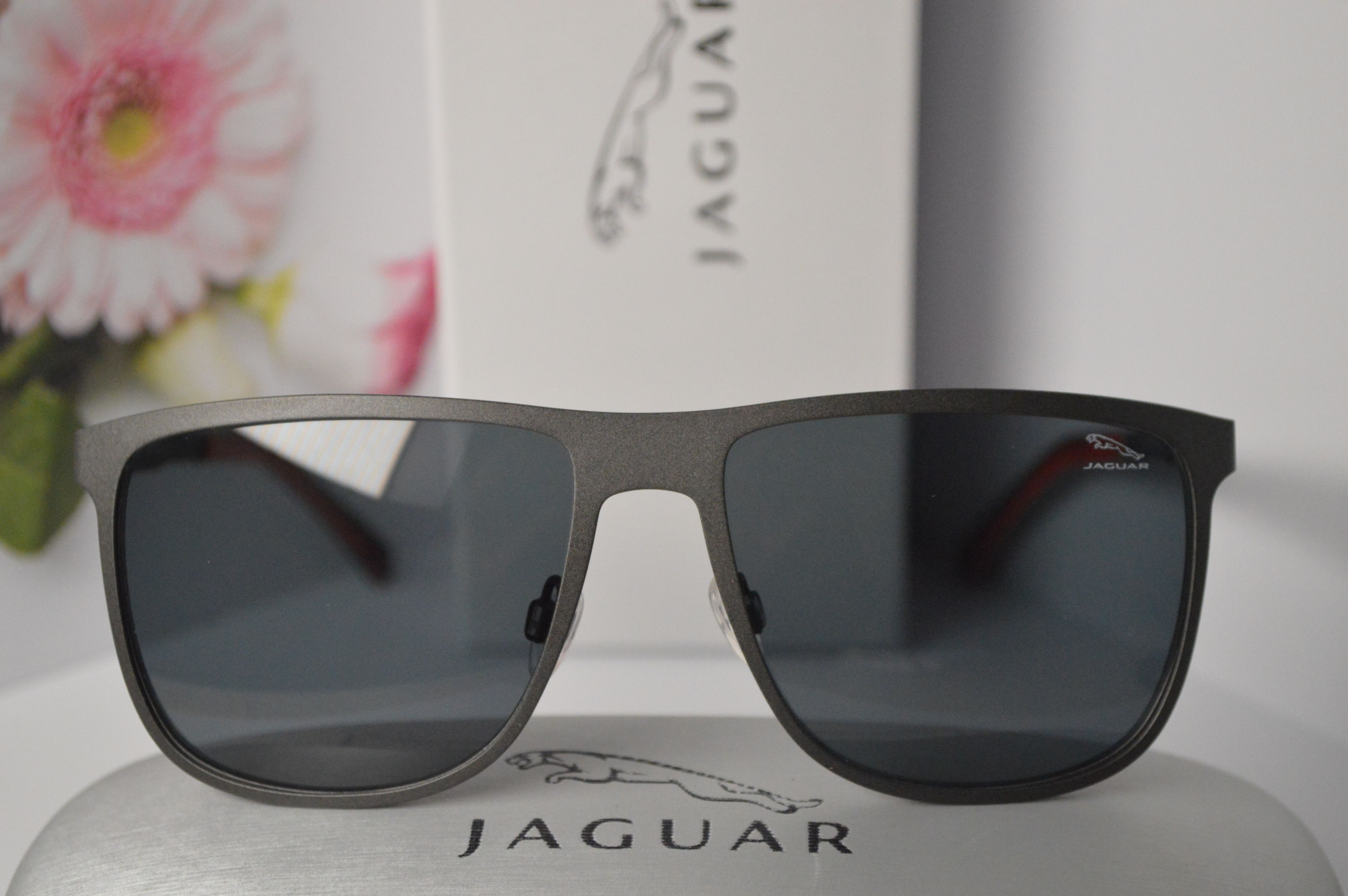 Солнцезащитные очки JAGUAR 37457-6000. Стильная модель