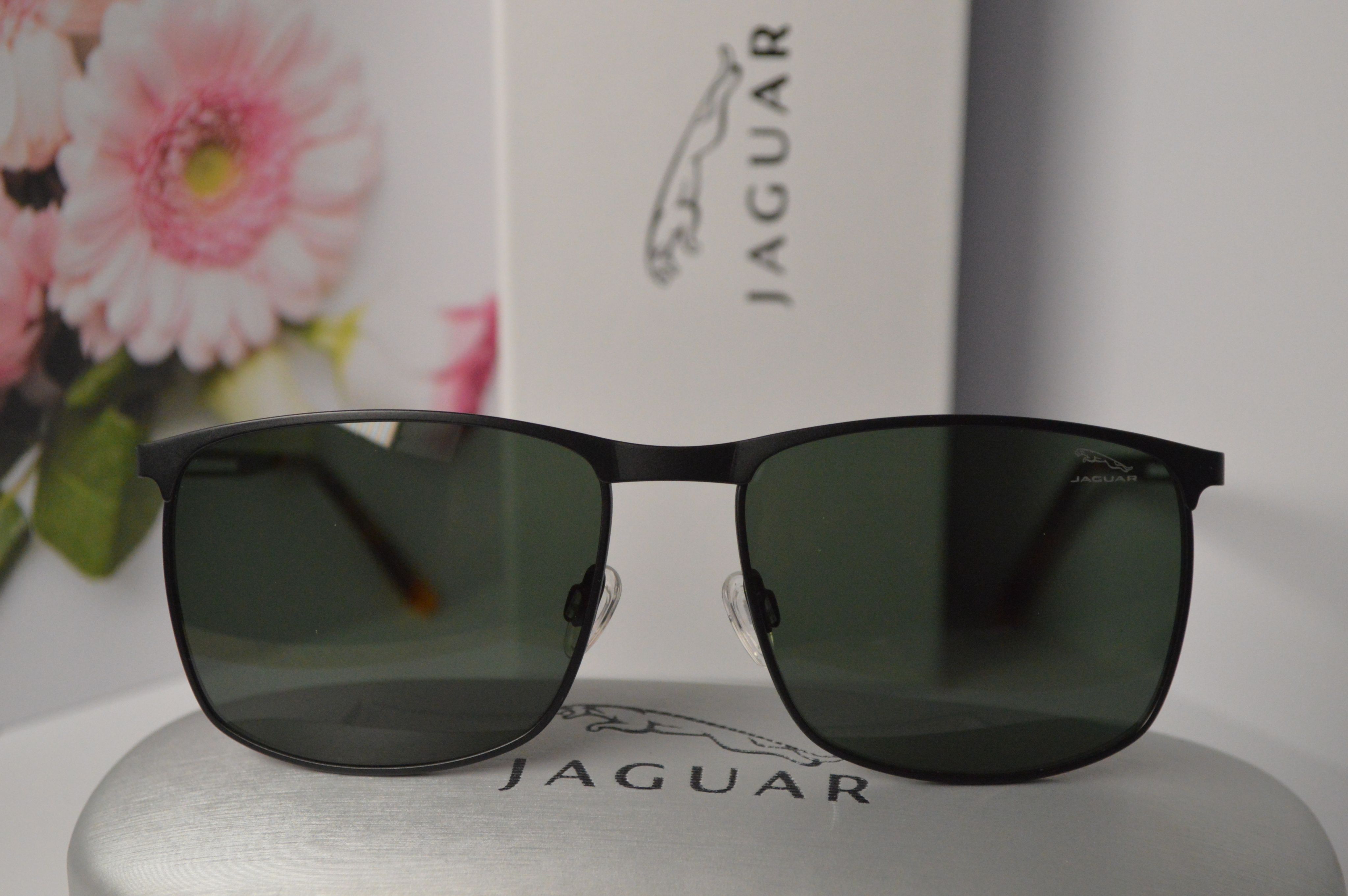 Солнцезащитные очки JAGUAR 35812-610. Стильная модель с серо-зелеными линзами