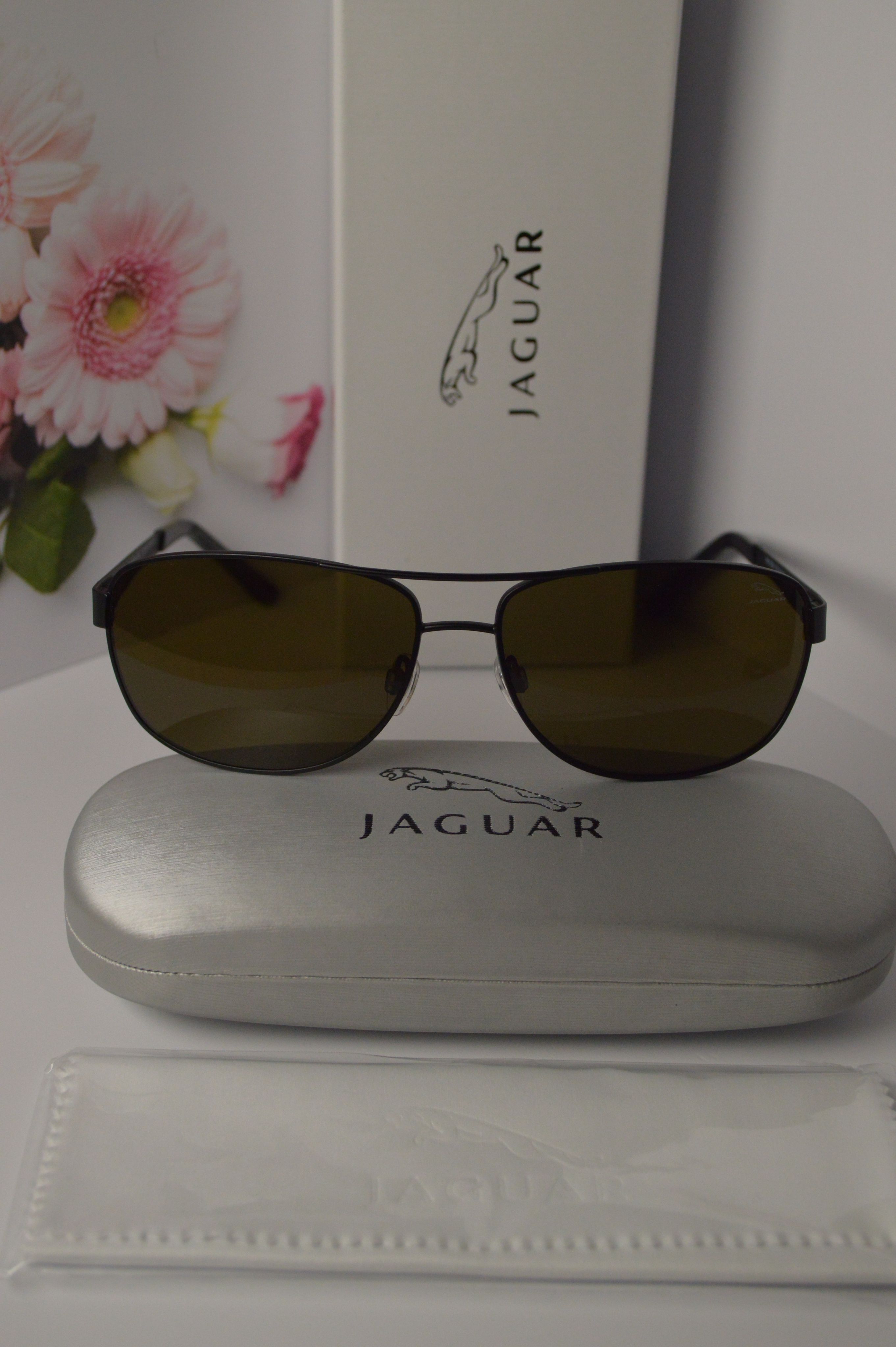 Солнцезащитные очки JAGUAR 37358-1131. Стильная модель. Линза зелено-коричневая.