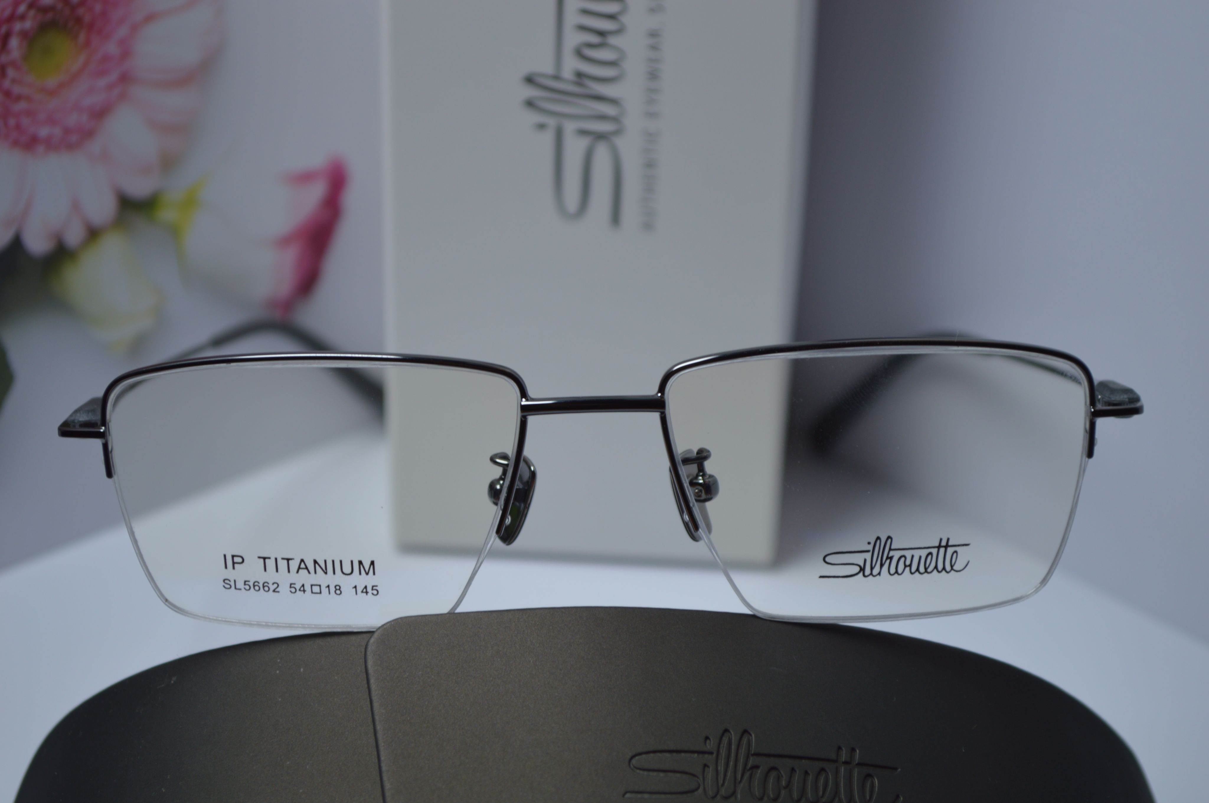 Оправа классическая, титан, полуободковая Silhouette SL5662. Стиль для него и для неё!