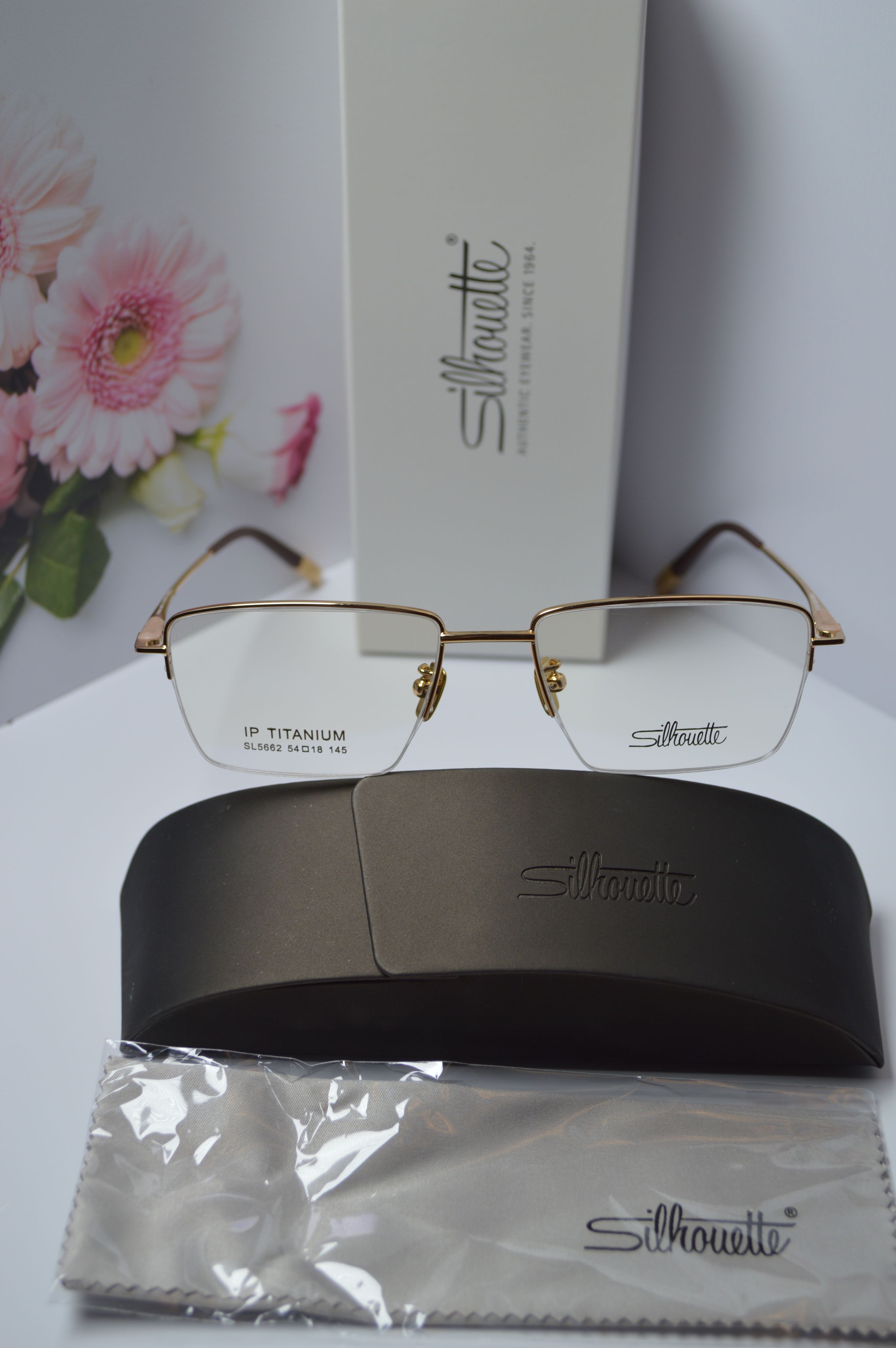 Оправа классическая, титан, полуободковая Silhouette SL5662. Стиль для него и для неё!