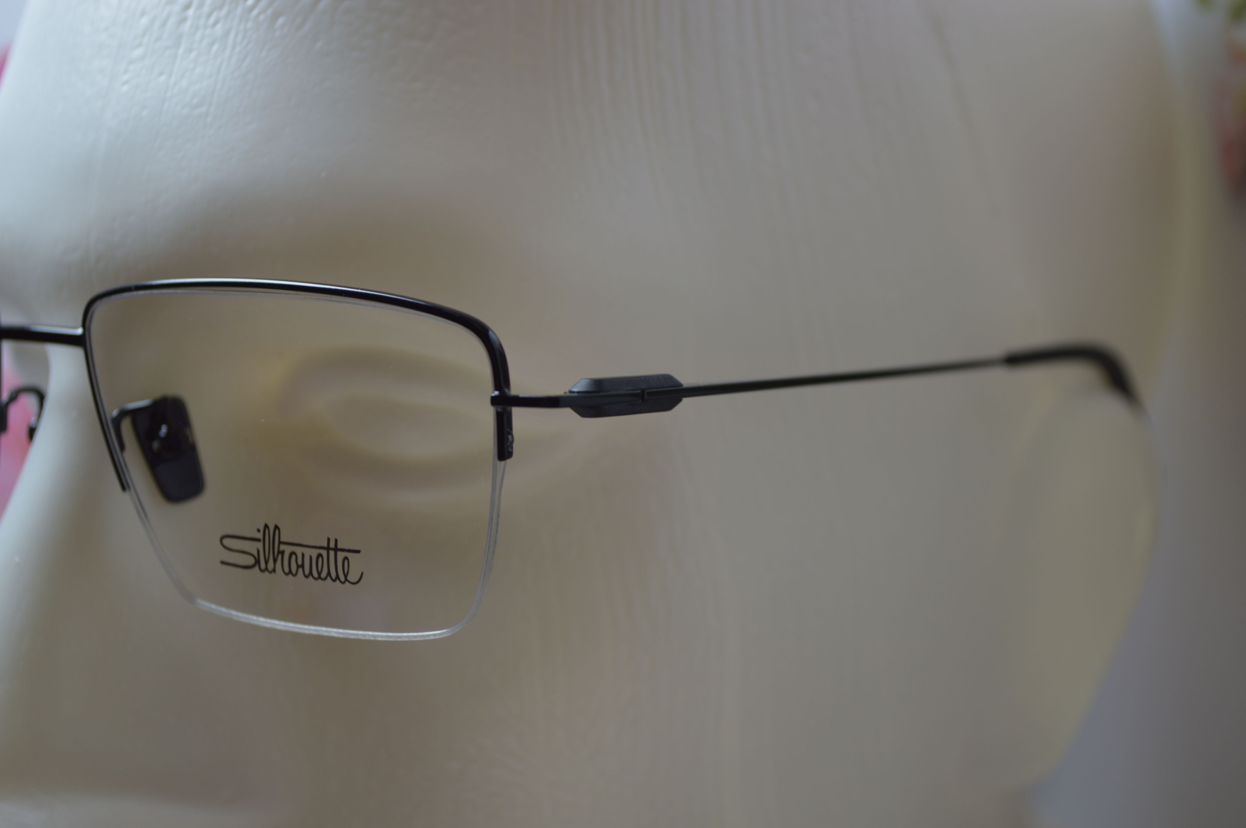 Оправа классическая, титан, полуободковая Silhouette SL5662. Стиль для него и для неё!