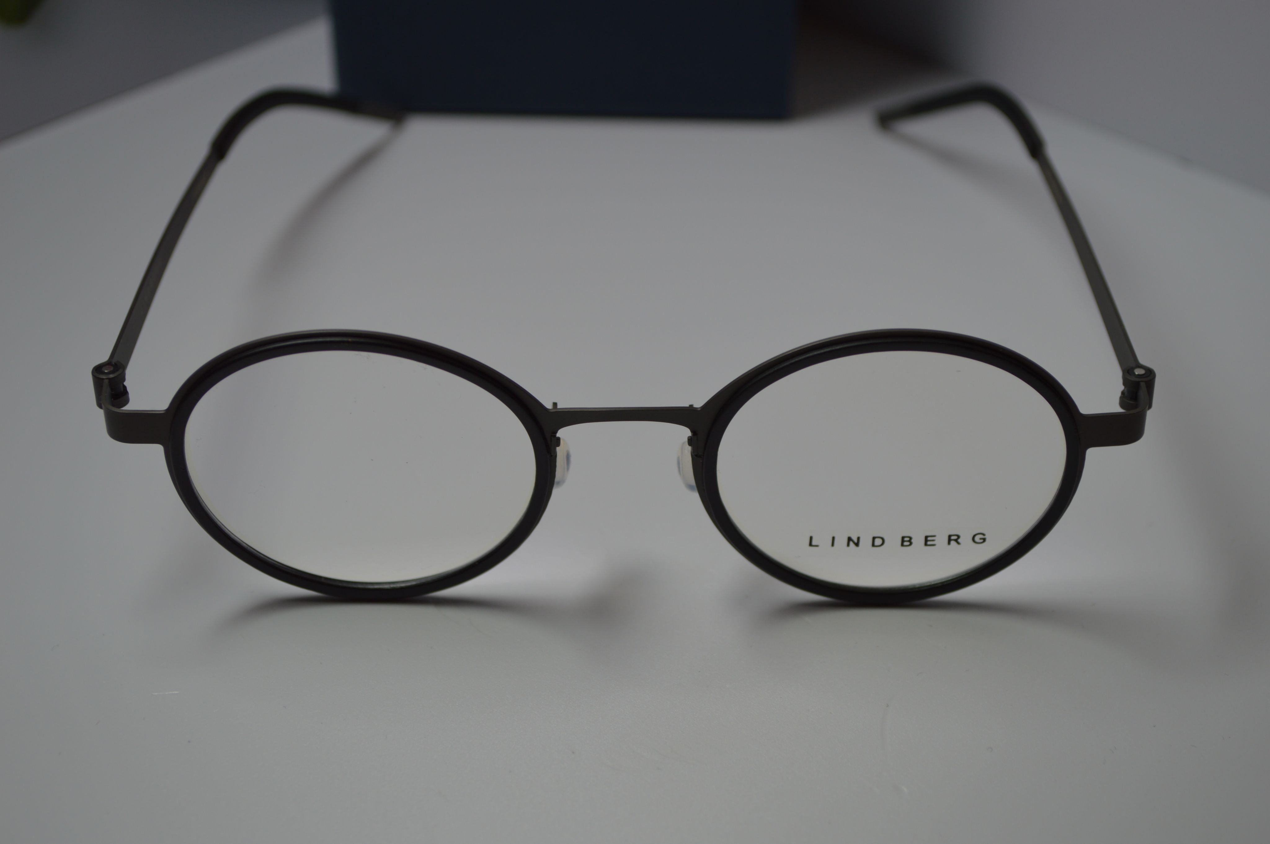 Оправа унисекс, титан, круглая, Lindberg 9707, серый графитовый с черным ободком