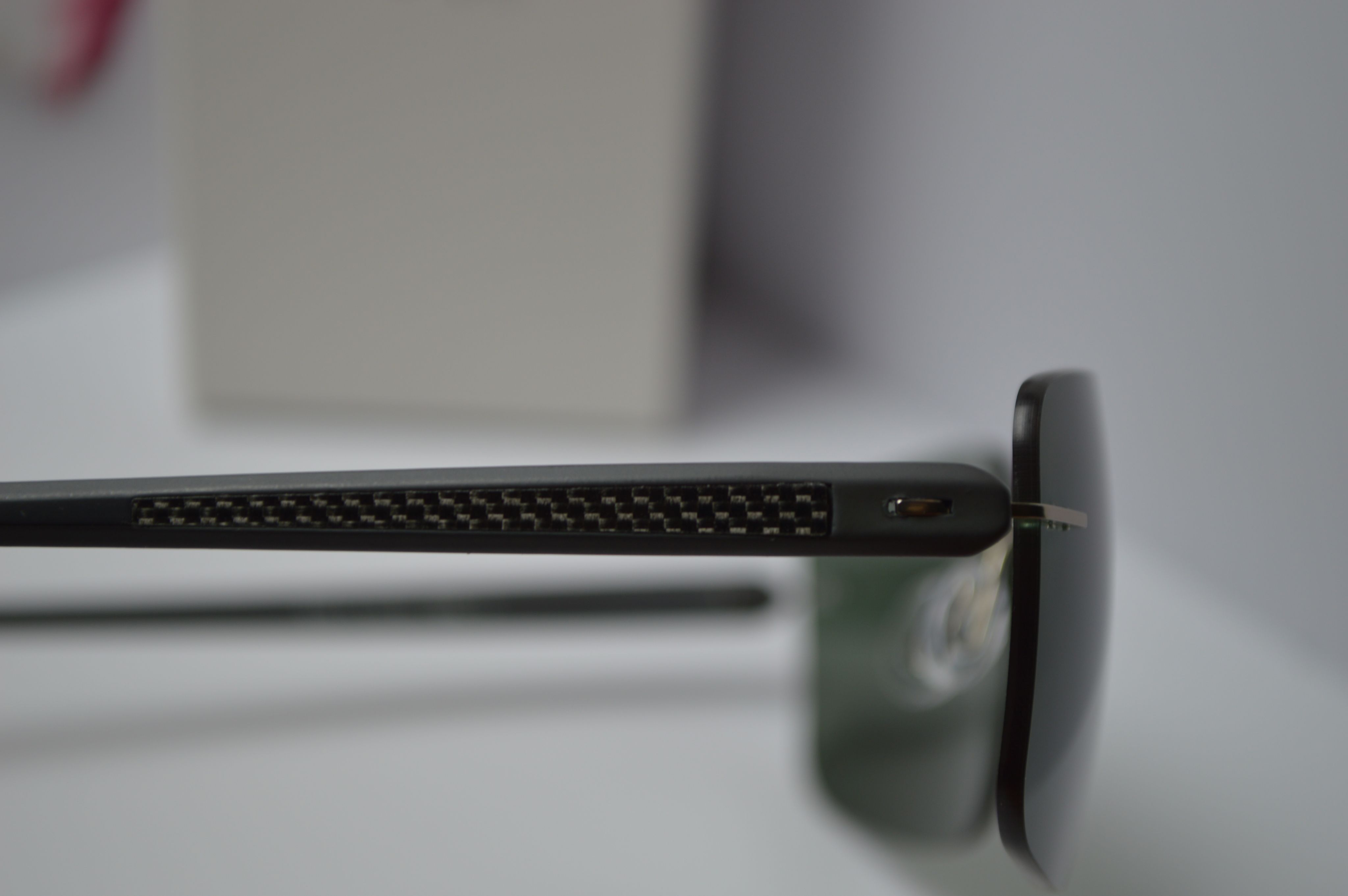 Очки солнцезащитные, титановые, дужки карбон, Silhouette 8686 40 6040С, светло серая оправа с серо-зеленой поляризационной линзой