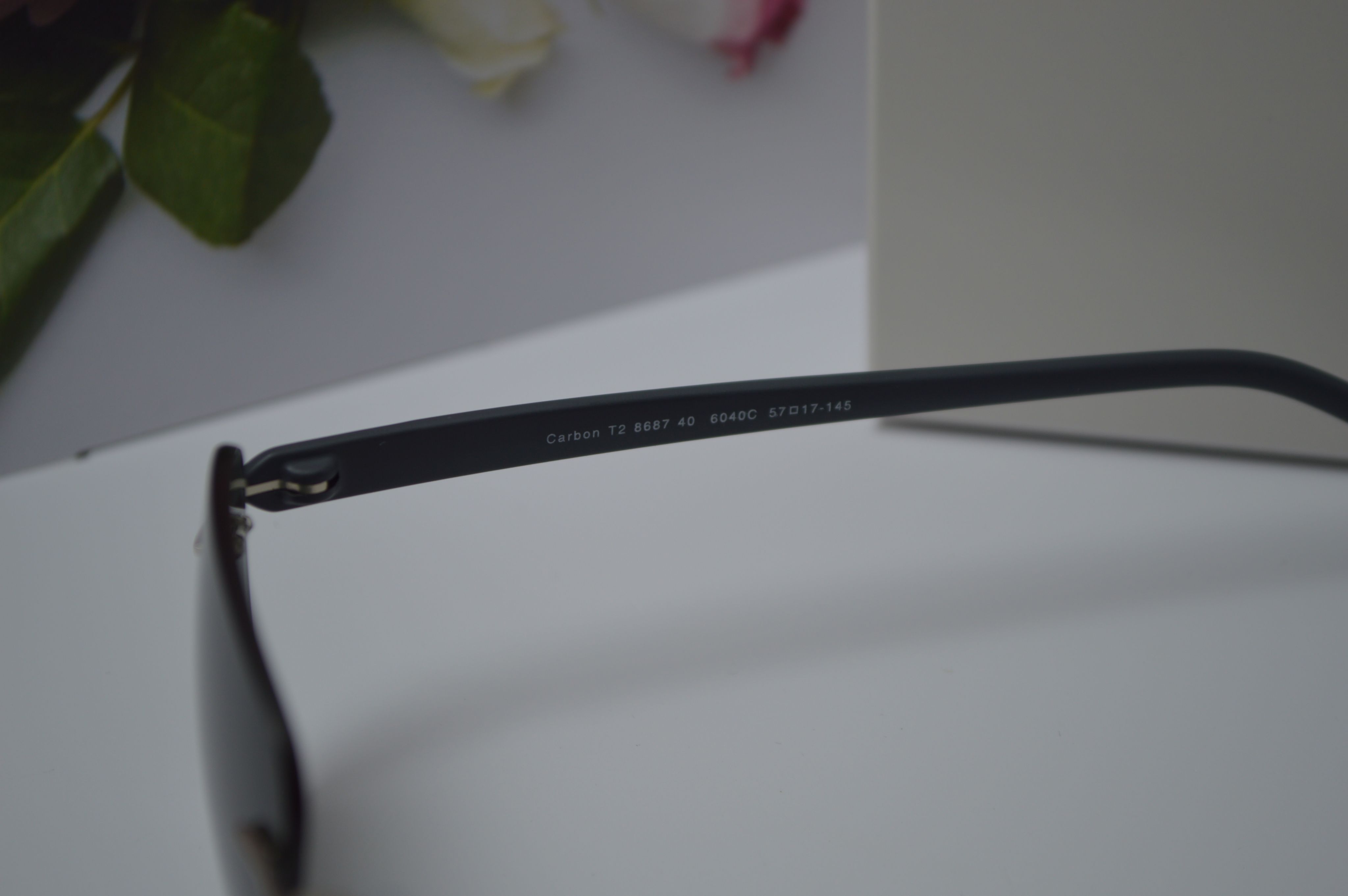 Очки солнцезащитные, титановые, Silhouette Carbon T2 8687 40 6040 С, светло-серая оправа с серо-зеленой поляризационной линзой