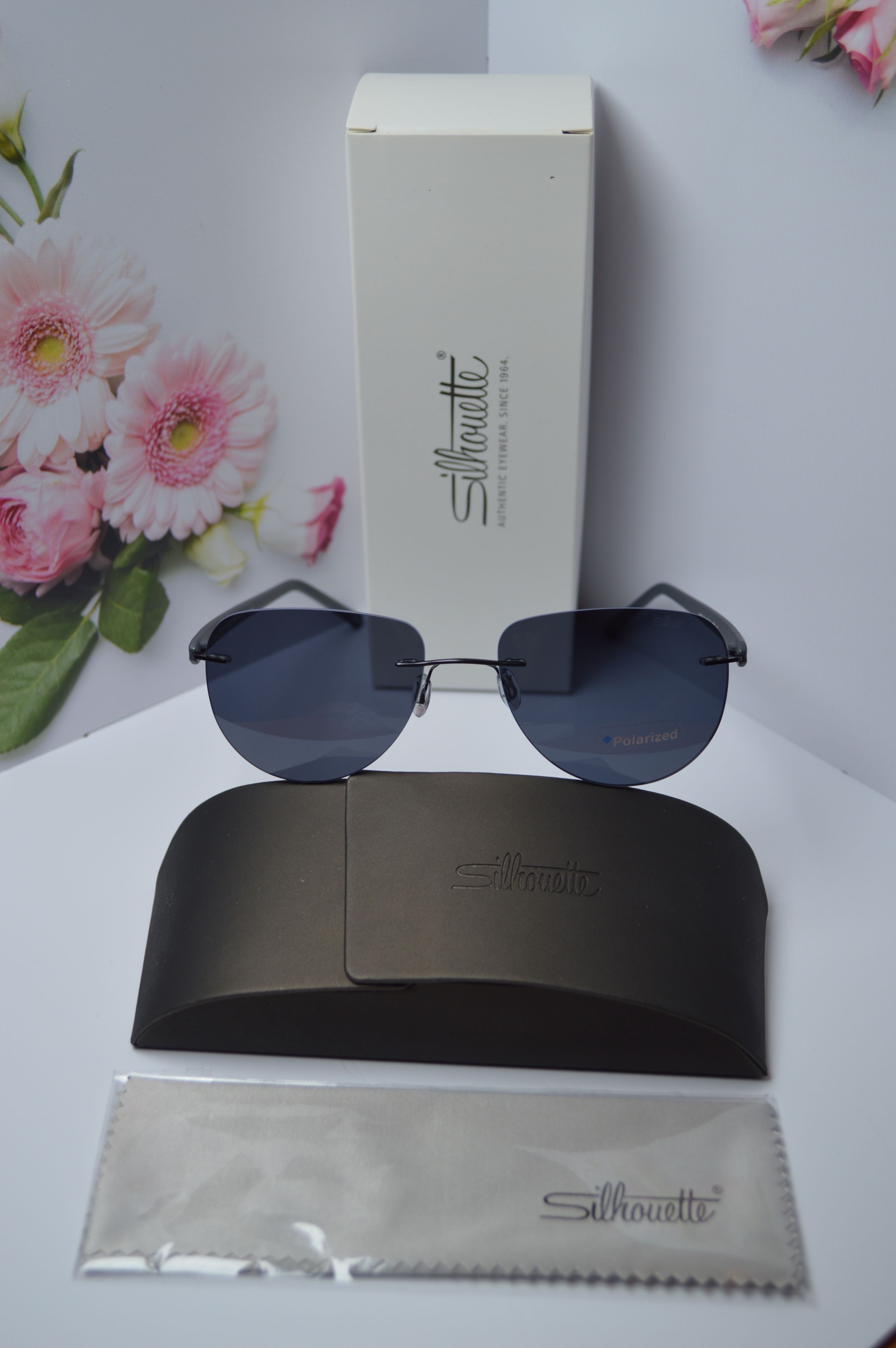 Очки солнцезащитные, титановые, Silhouette Carbon T2 8687 40 9040 С, черная оправа с серой поляризационной линзой