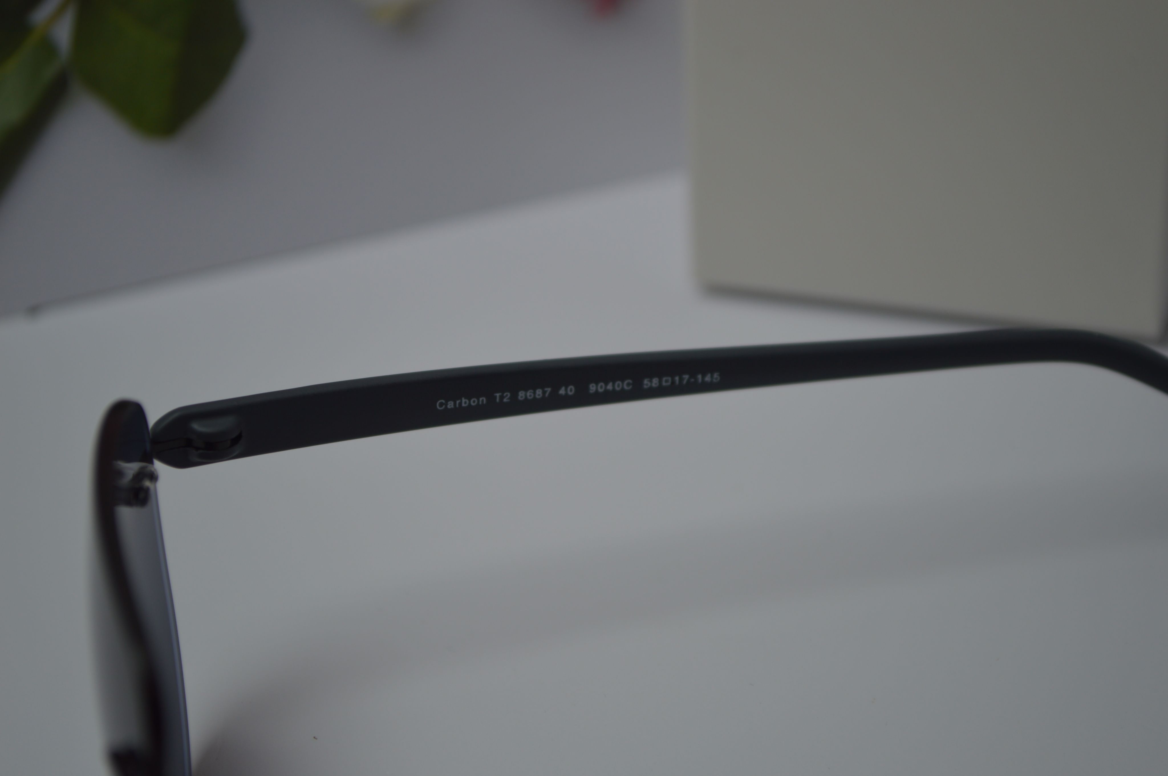 Очки солнцезащитные, титановые, Silhouette Carbon T2 8687 40 9040 С, черная оправа с серой поляризационной линзой