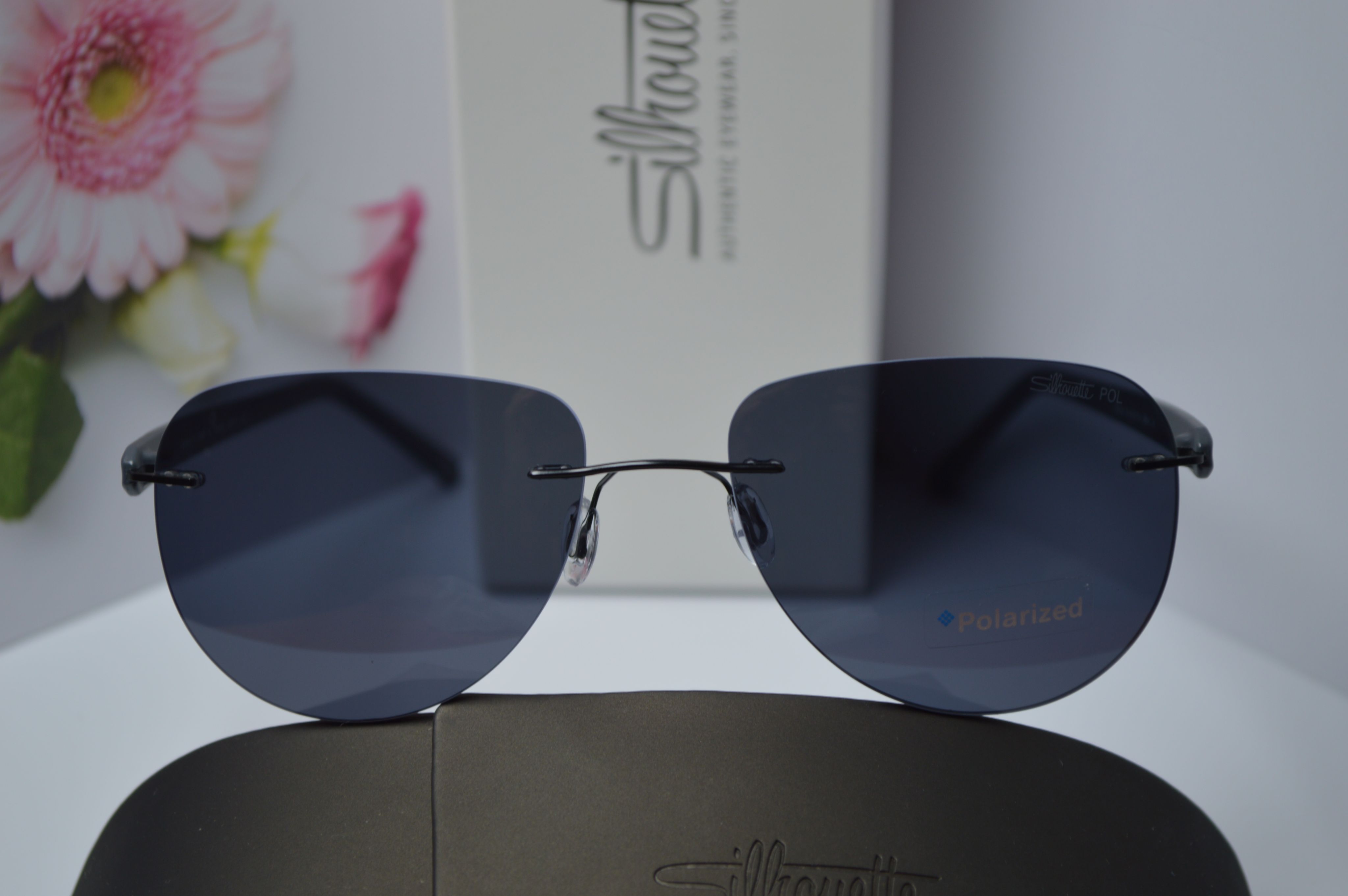 Очки солнцезащитные, титановые, Silhouette Carbon T2 8687 40 9040 С, черная оправа с серой поляризационной линзой