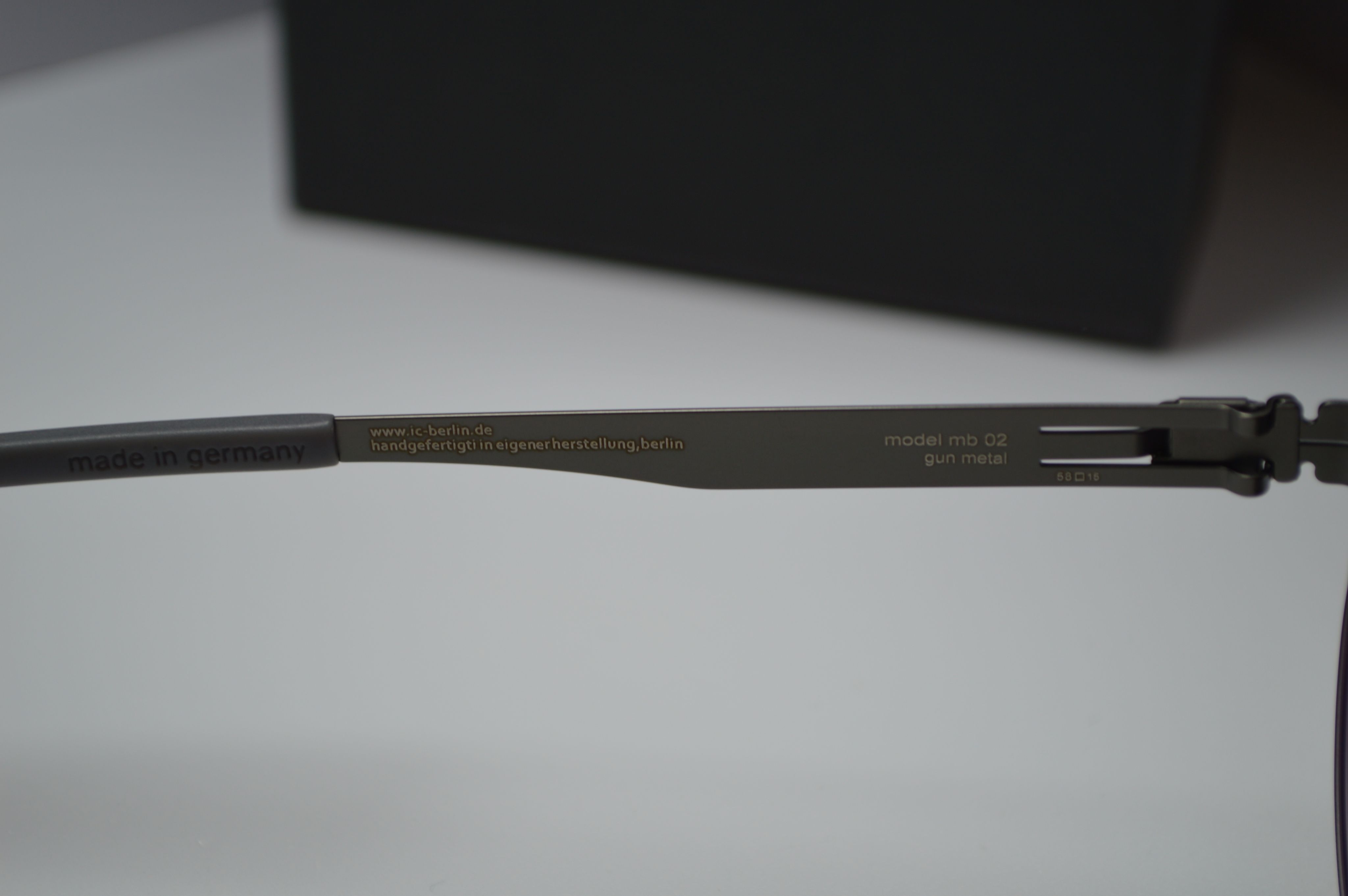Очки солнцезащитные, титановые, авиатор, Ic! Berlin Model MB 02 gun metal, стильные и легкие.