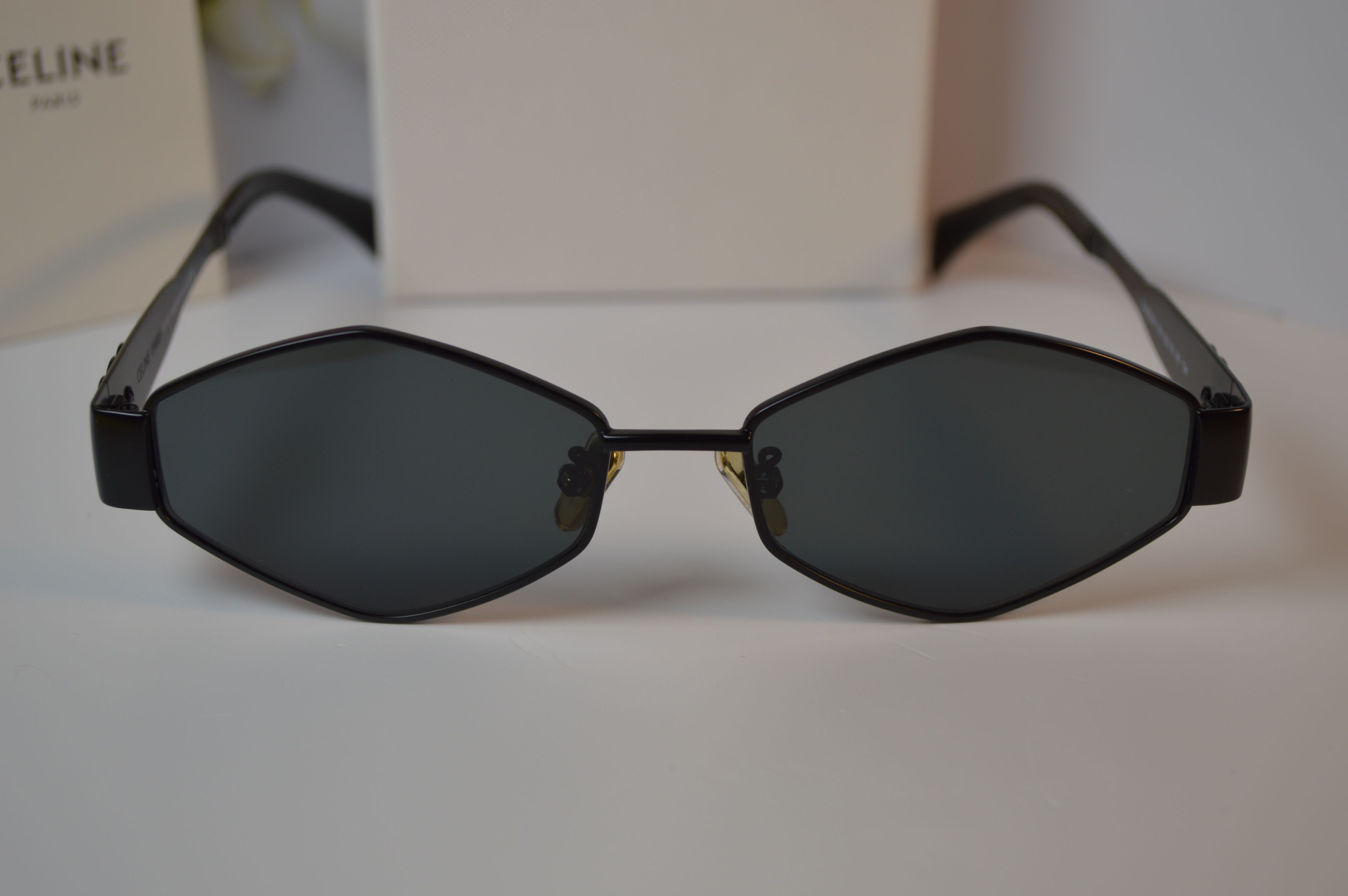 Солнцезащитные очки, женские Celine 40254U. Стиль и мода вне времени!