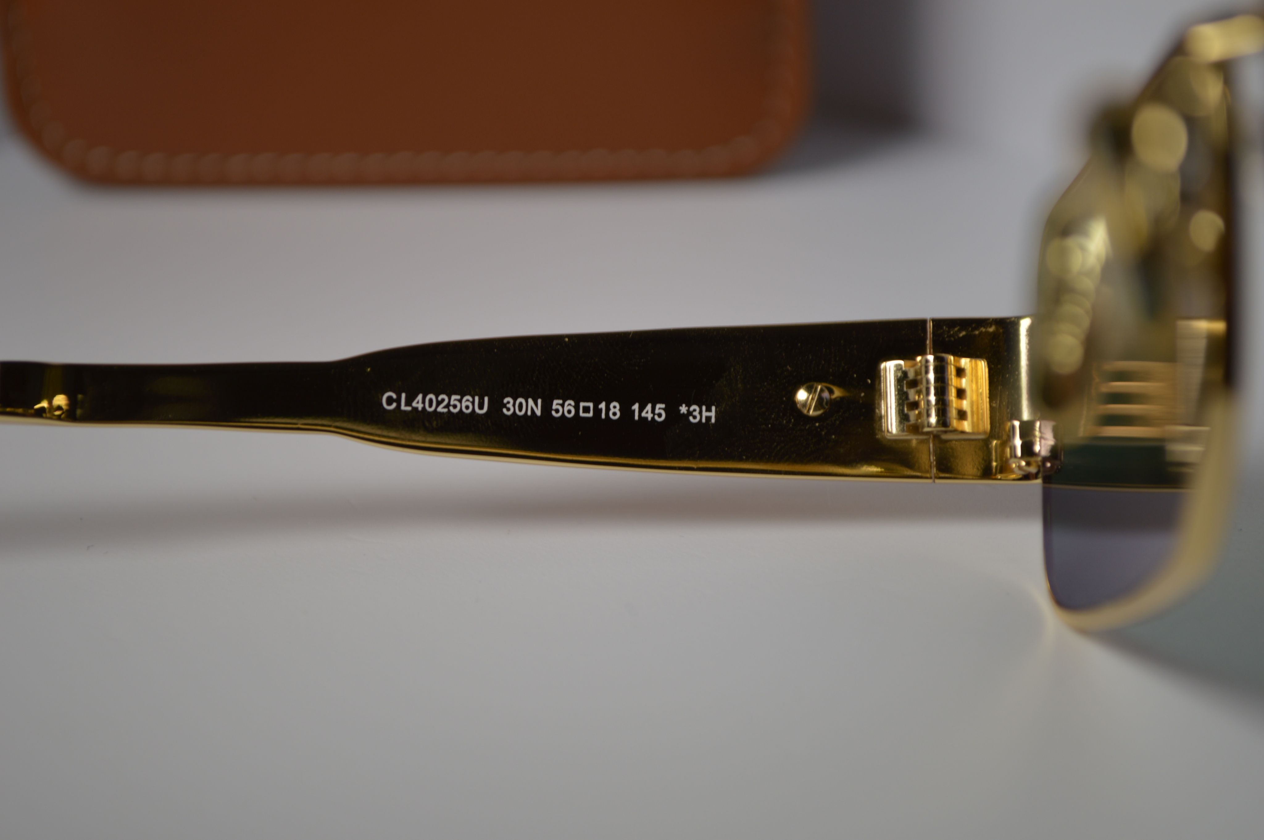 Солнцезащитные очки, унисекс, прямоугольная Celine 40256U. Стильная модель для него и для нее!
