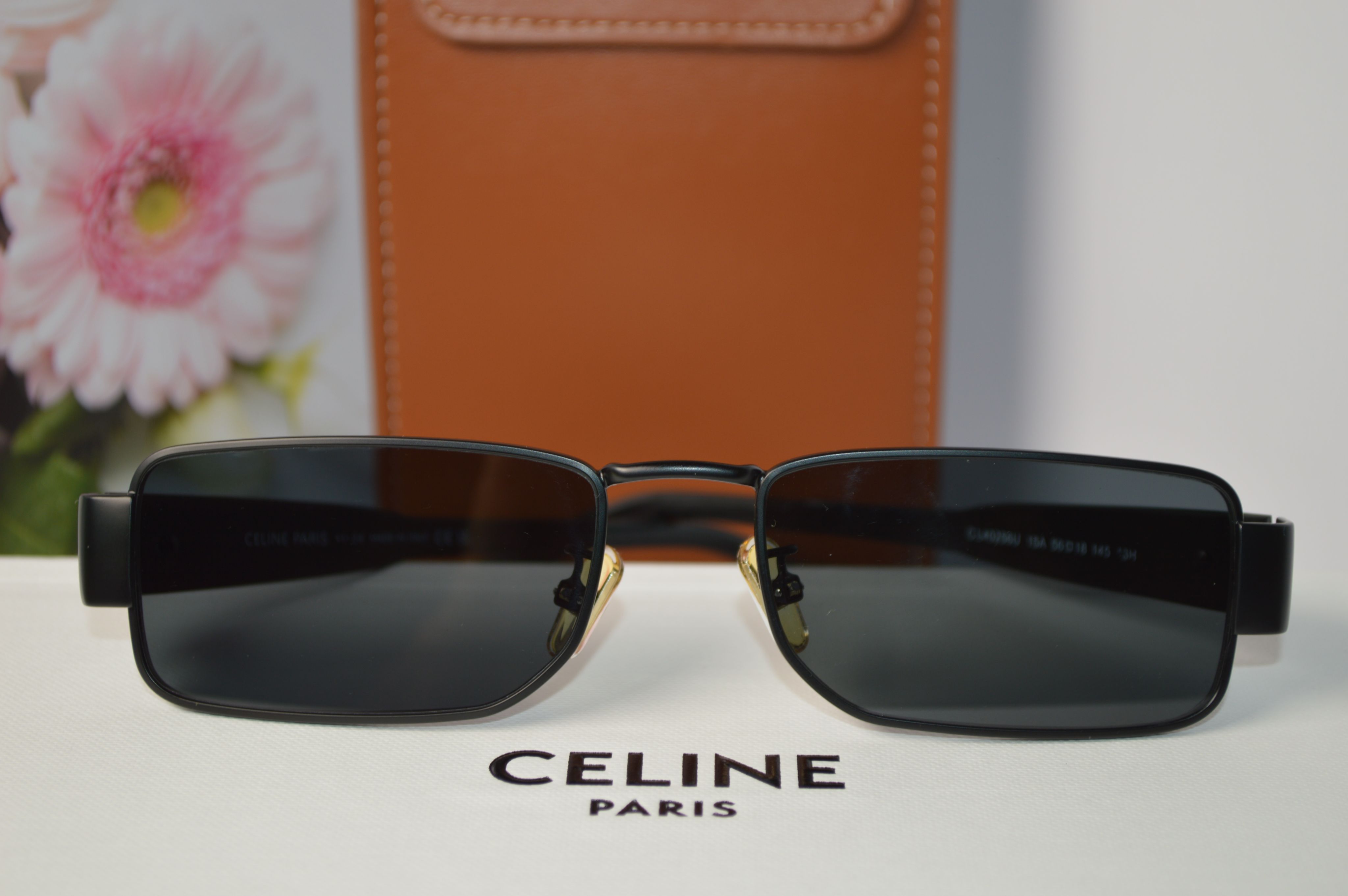 Солнцезащитные очки, унисекс, прямоугольная Celine 40256U. Стильная модель для него и для нее!