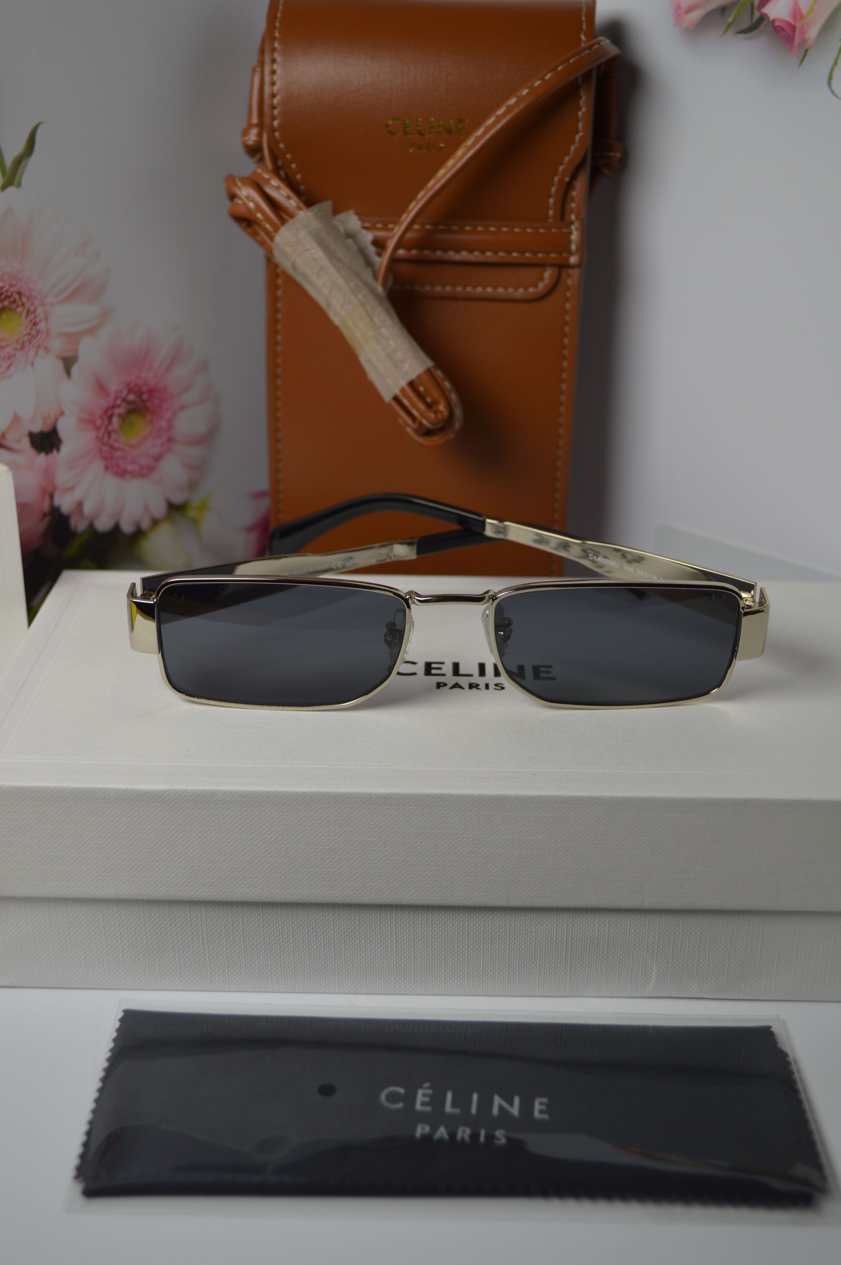 Солнцезащитные очки, унисекс, прямоугольная Celine 40256U. Стильная модель для него и для нее!