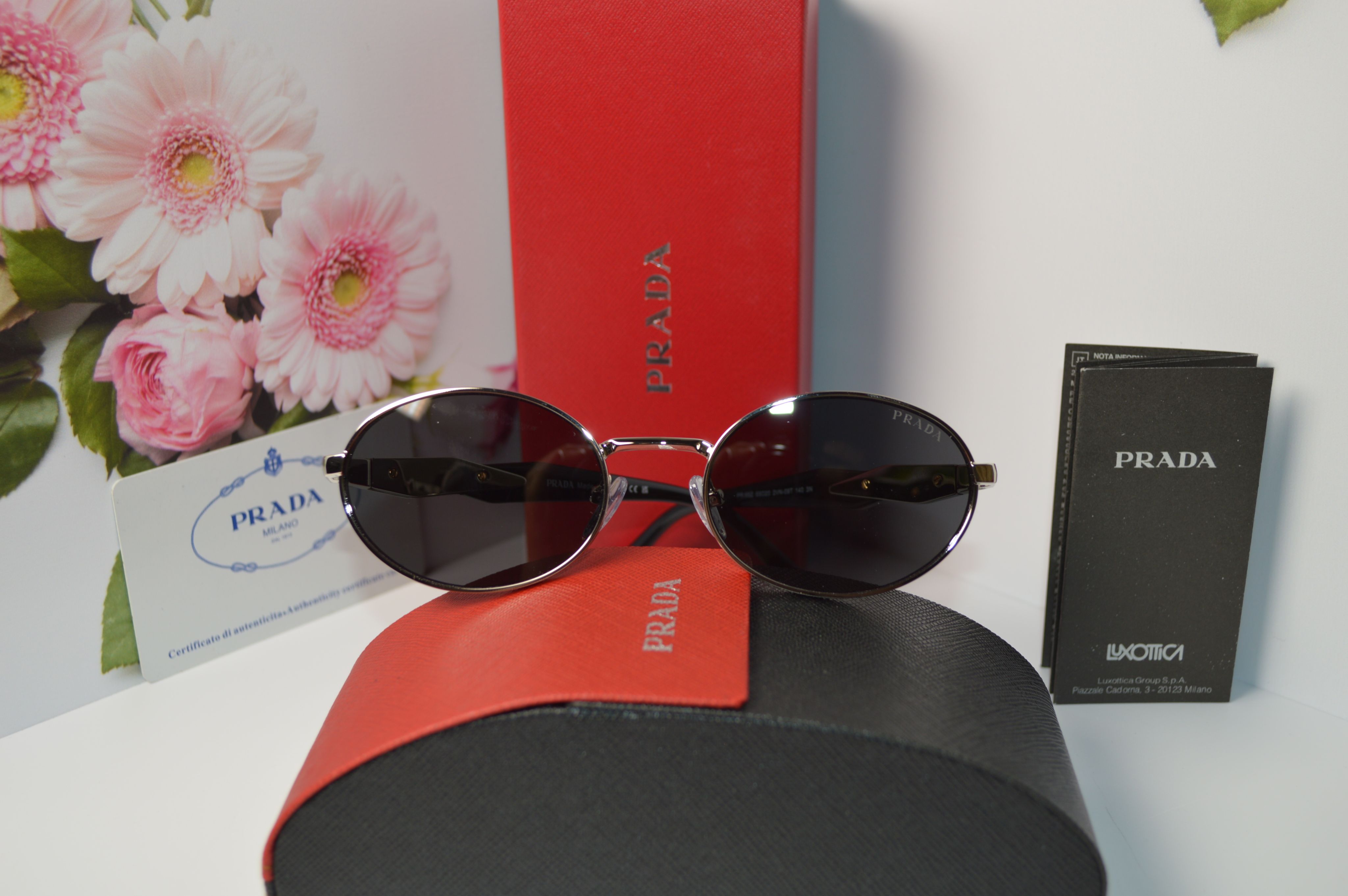 Солнцезащитные очки, унисекс, Prada PR65Z. Стильная модель для каждого!