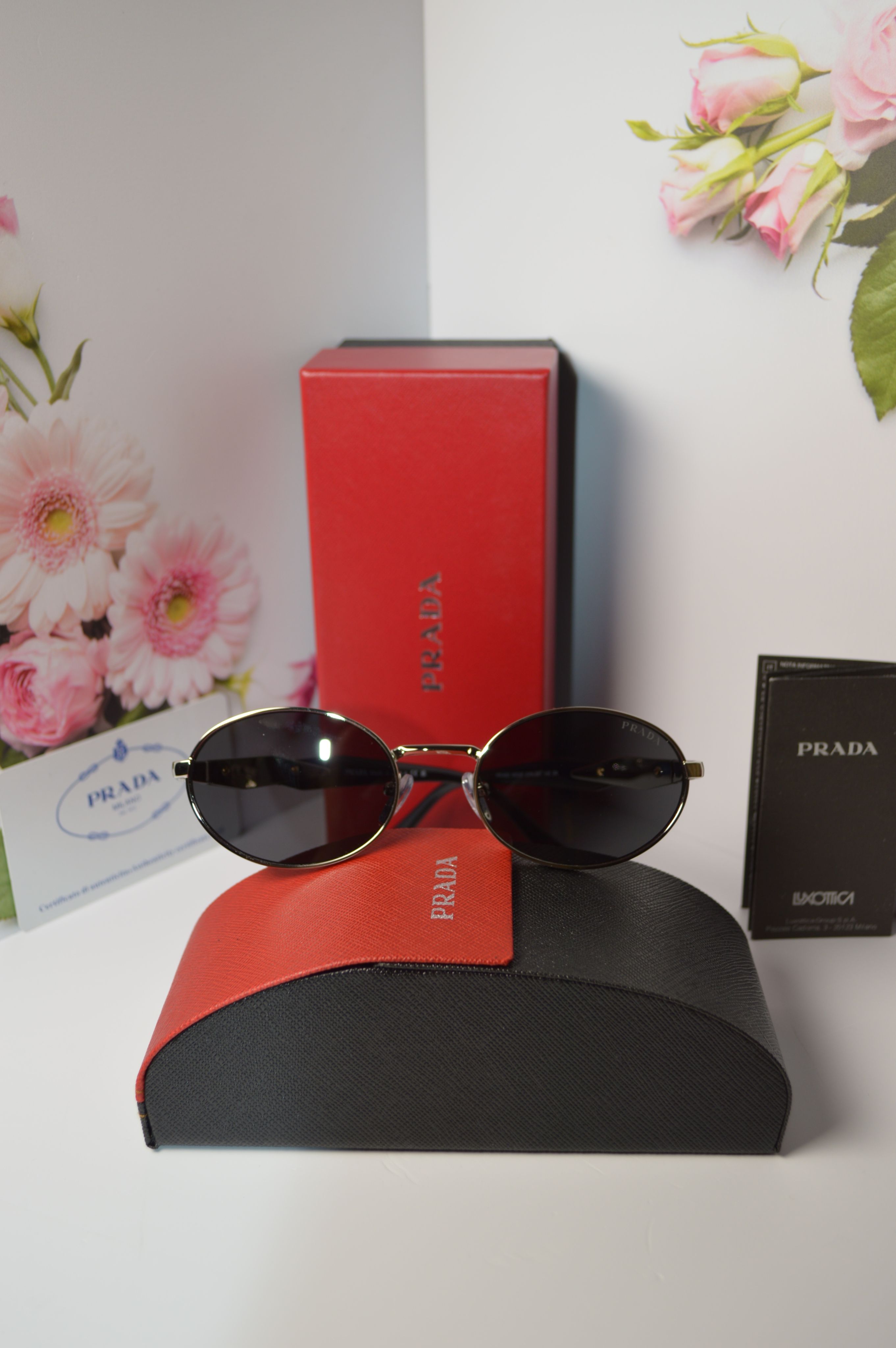 Солнцезащитные очки, унисекс, Prada PR65Z. Стильная модель для каждого!