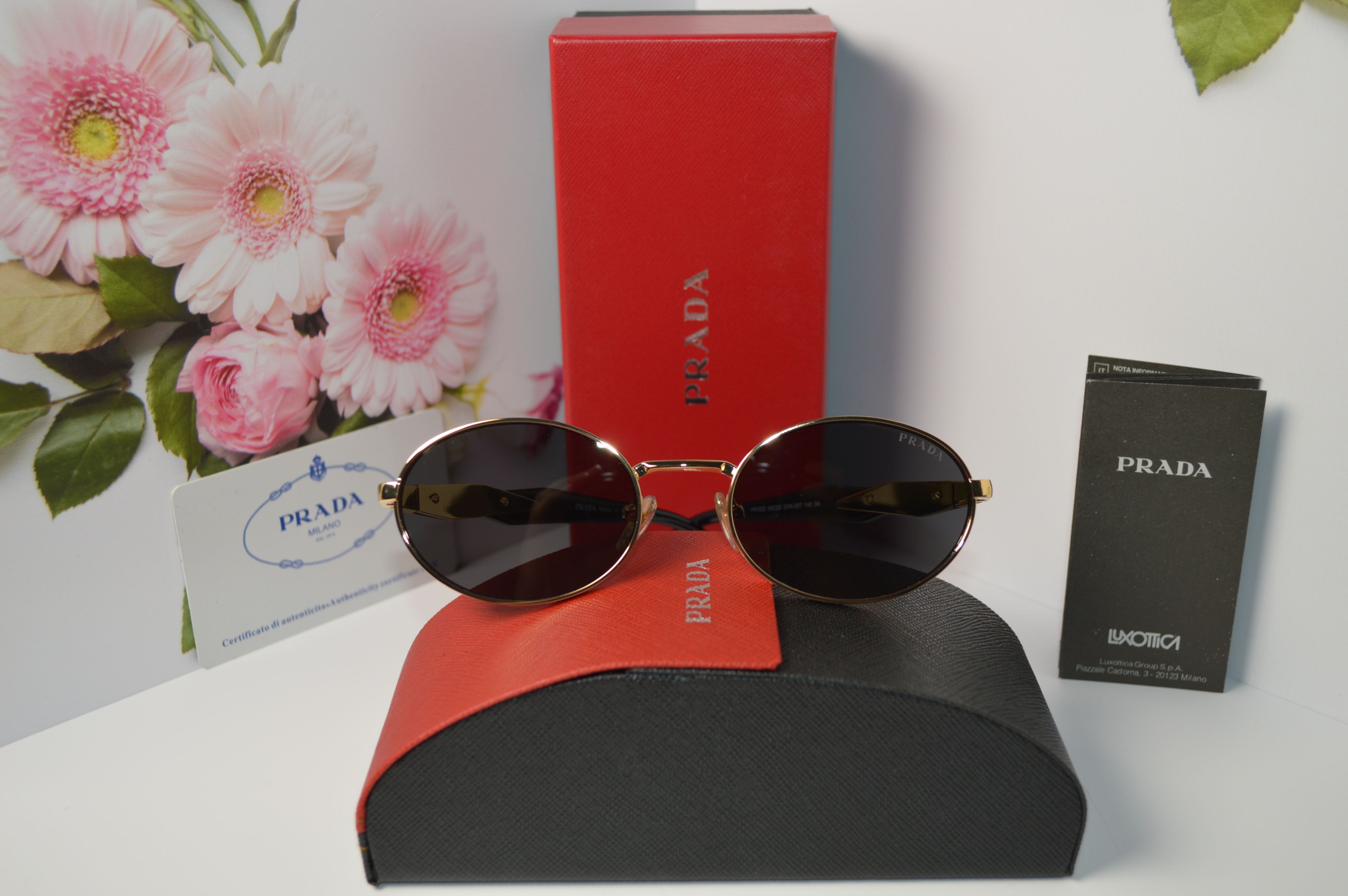 Солнцезащитные очки, унисекс, Prada PR65Z. Стильная модель для каждого!