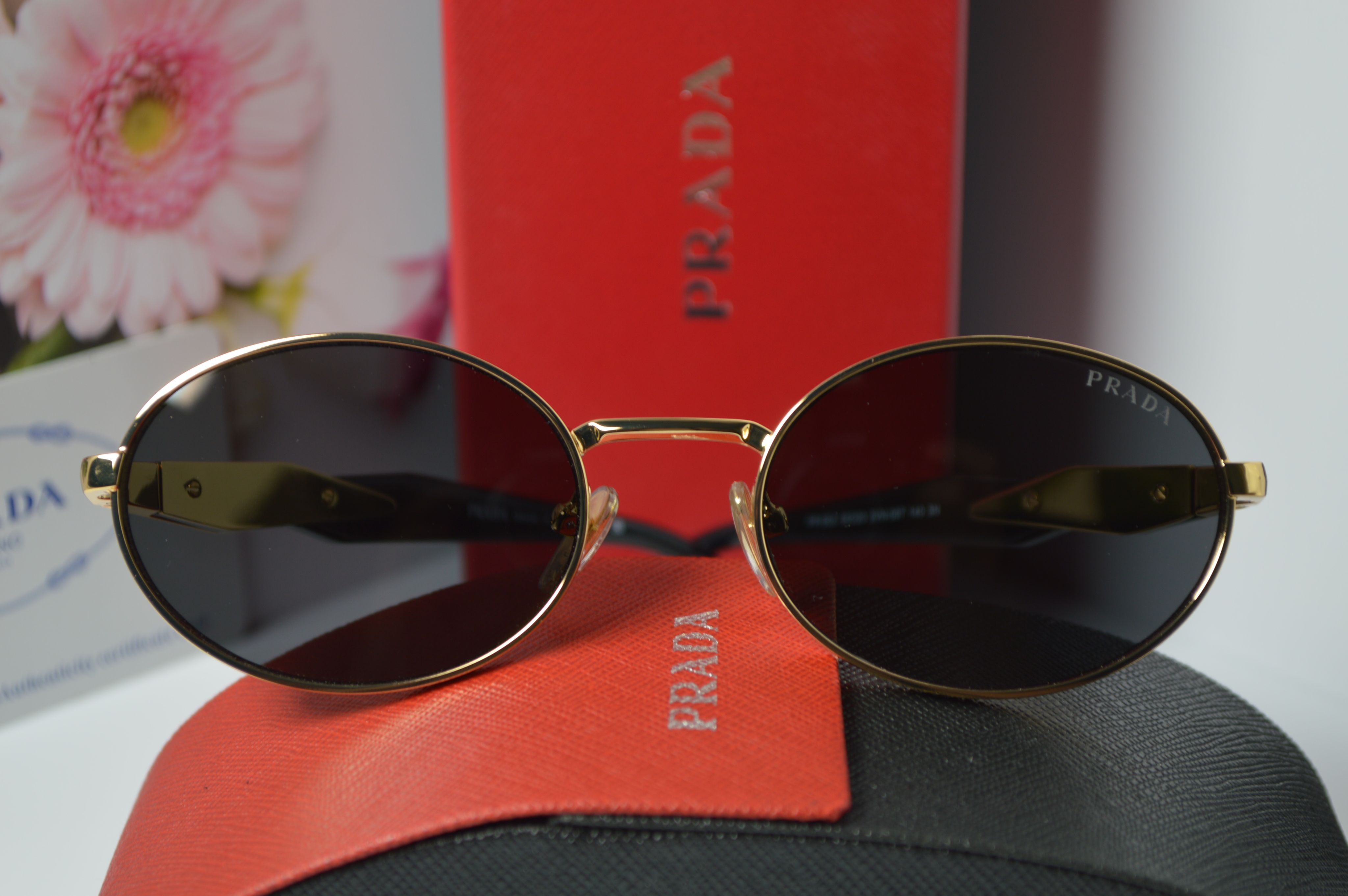 Солнцезащитные очки, унисекс, Prada PR65Z. Стильная модель для каждого!