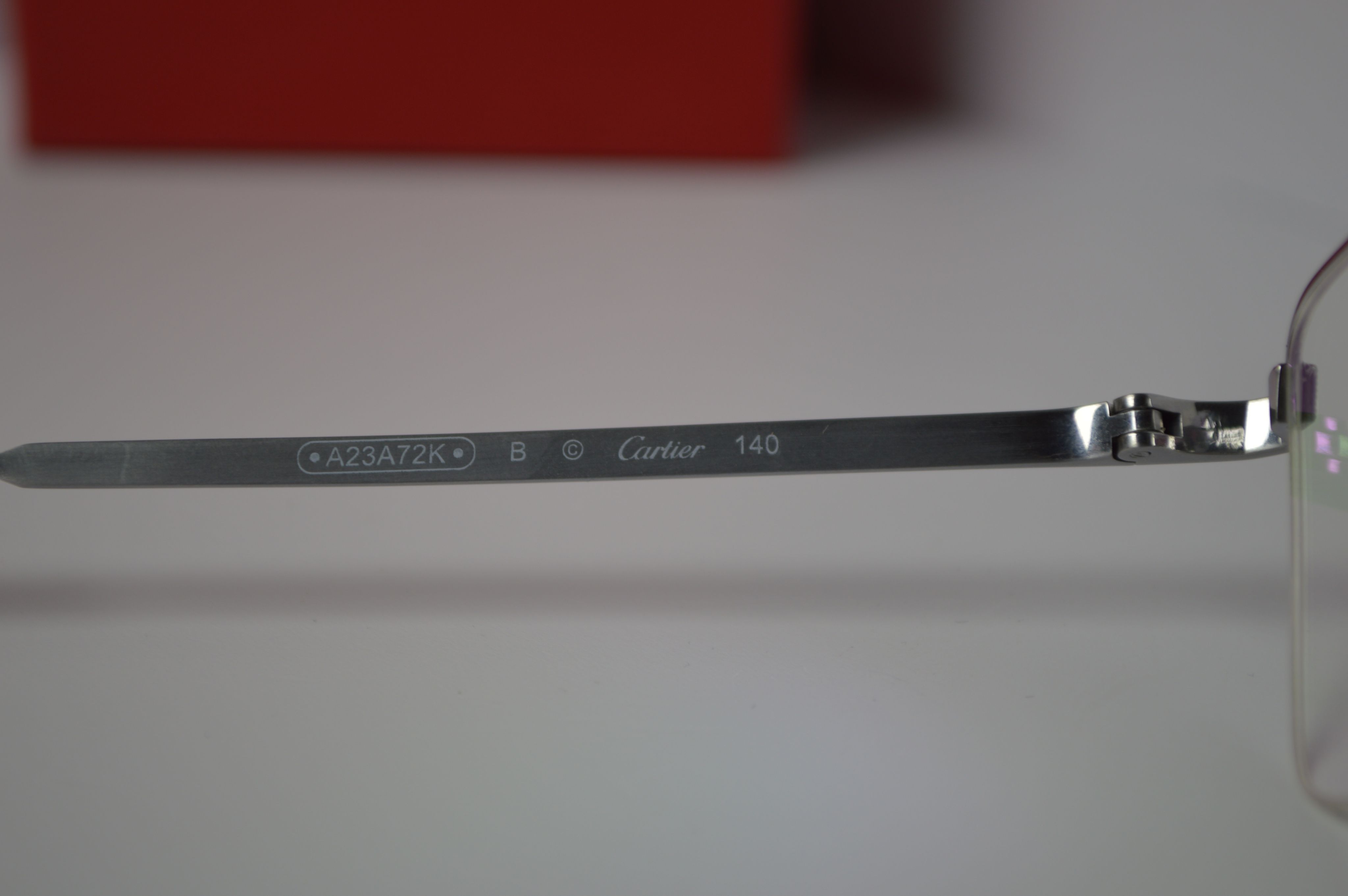 Оправа титан, полуободковая, стиль от Cartier A23A72K. Классика для каждого!