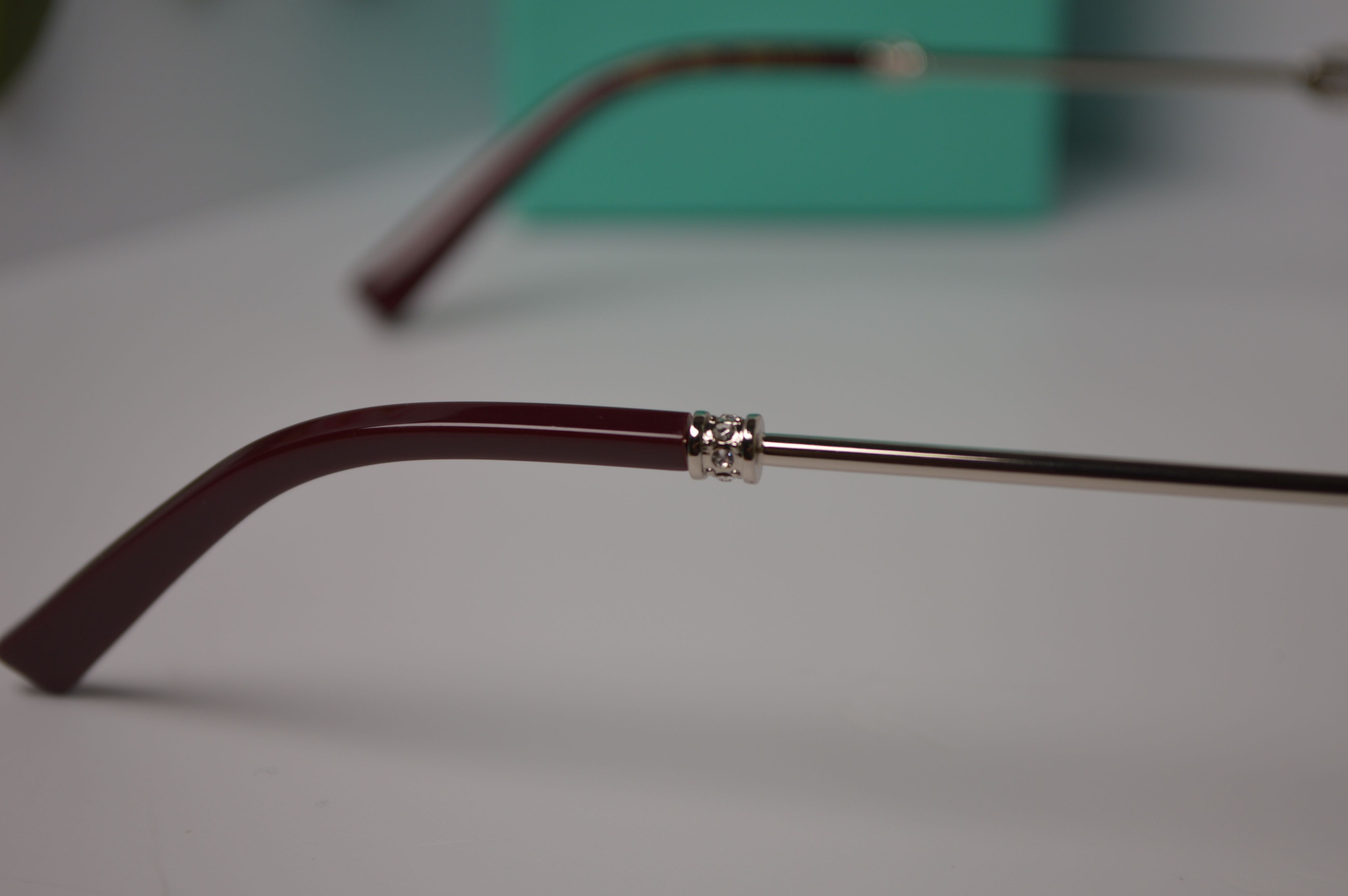Оправа женская, изящные и стильные от Tiffany&Co. Модель только для нее!