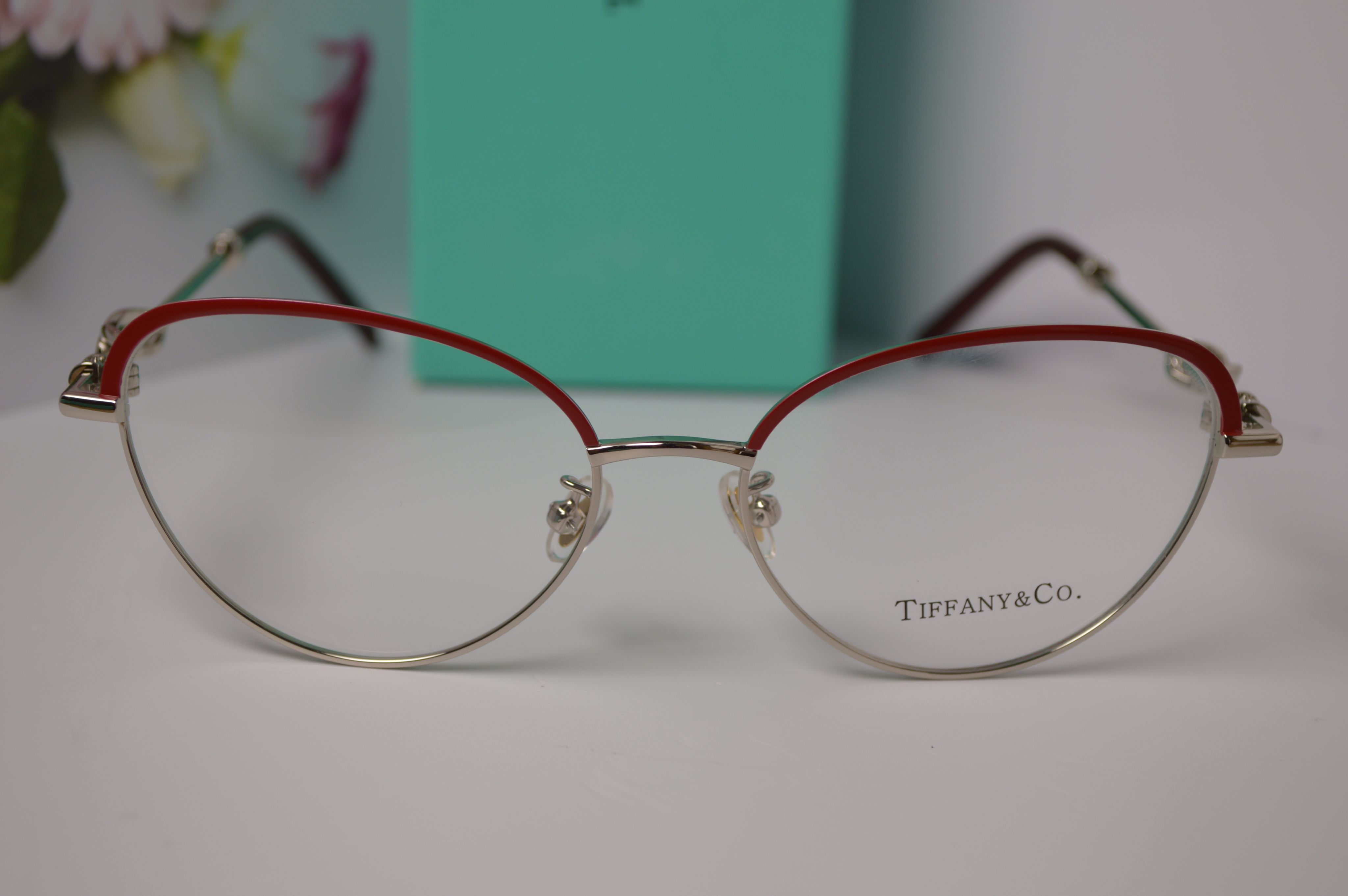 Оправа женская, изящные и стильные от Tiffany&Co. Модель только для нее!