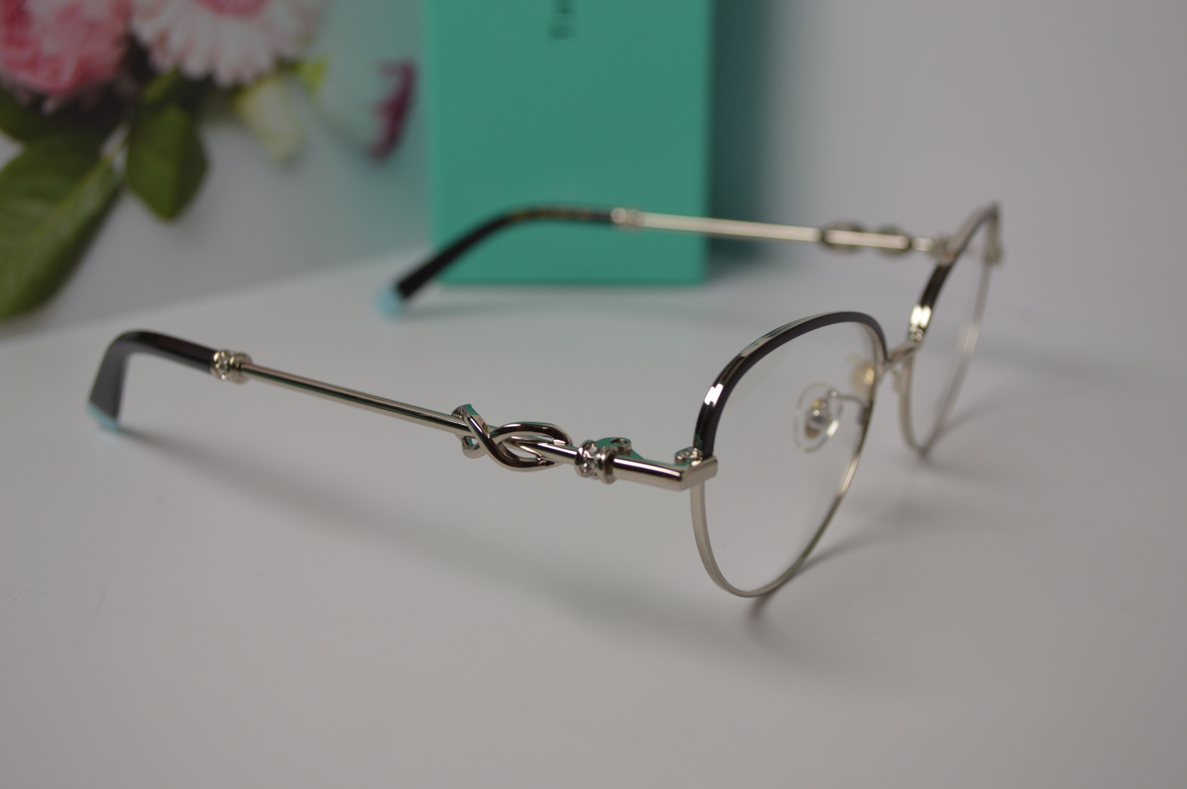 Оправа женская, изящные и стильные от Tiffany&Co. Модель только для нее!