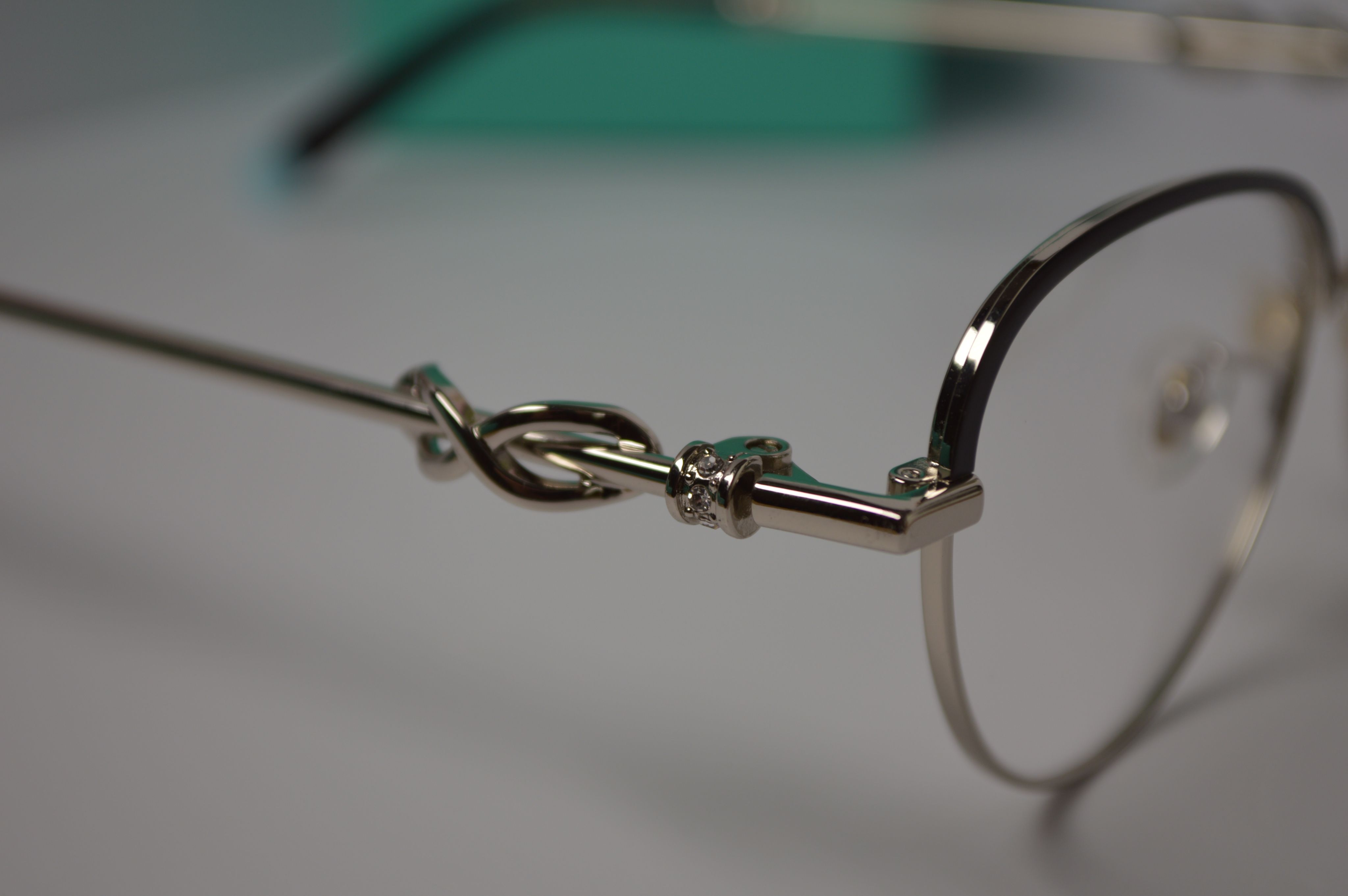 Оправа женская, изящные и стильные от Tiffany&Co. Модель только для нее!