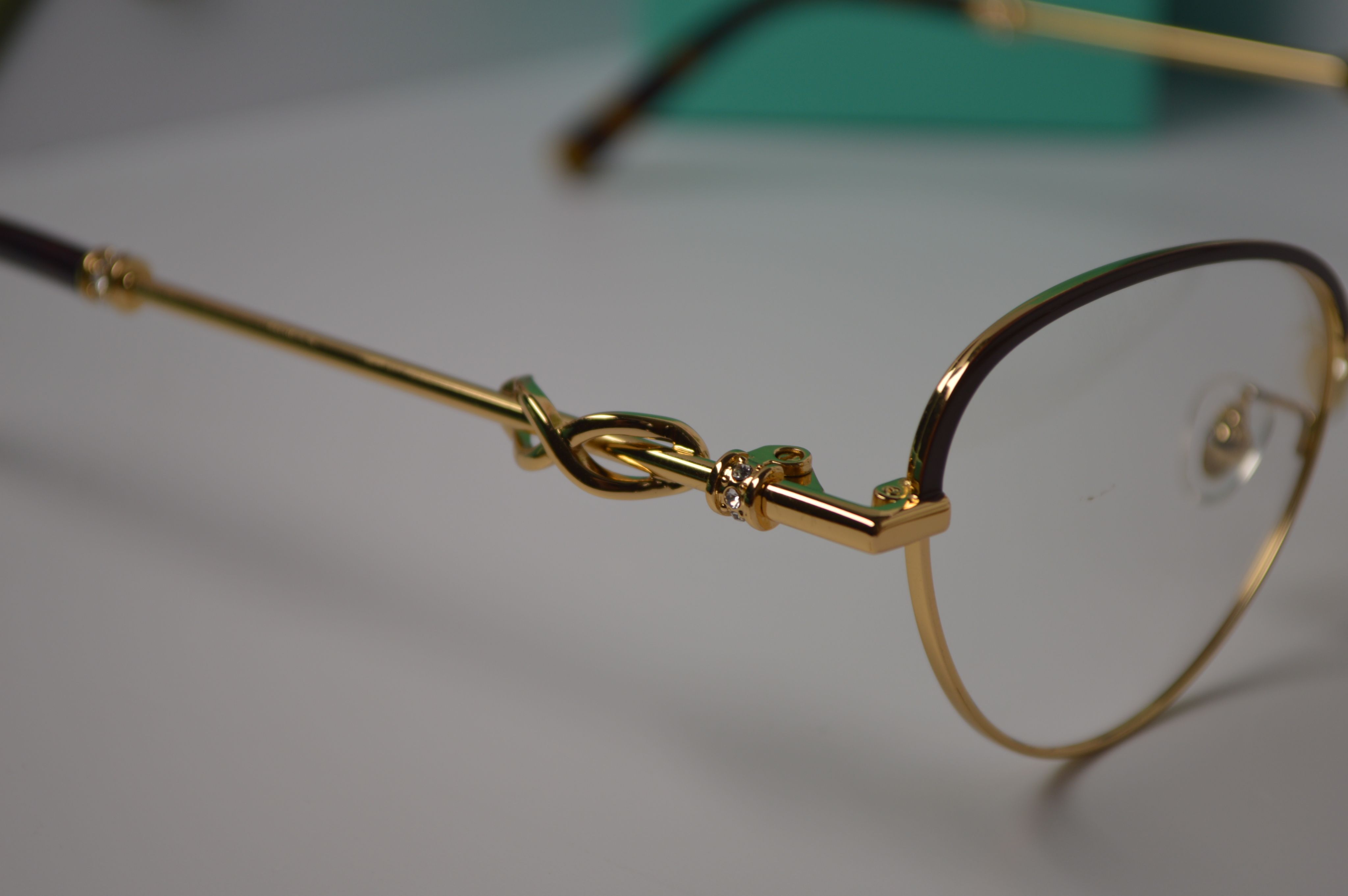 Оправа женская, изящные и стильные от Tiffany&Co. Модель только для нее!