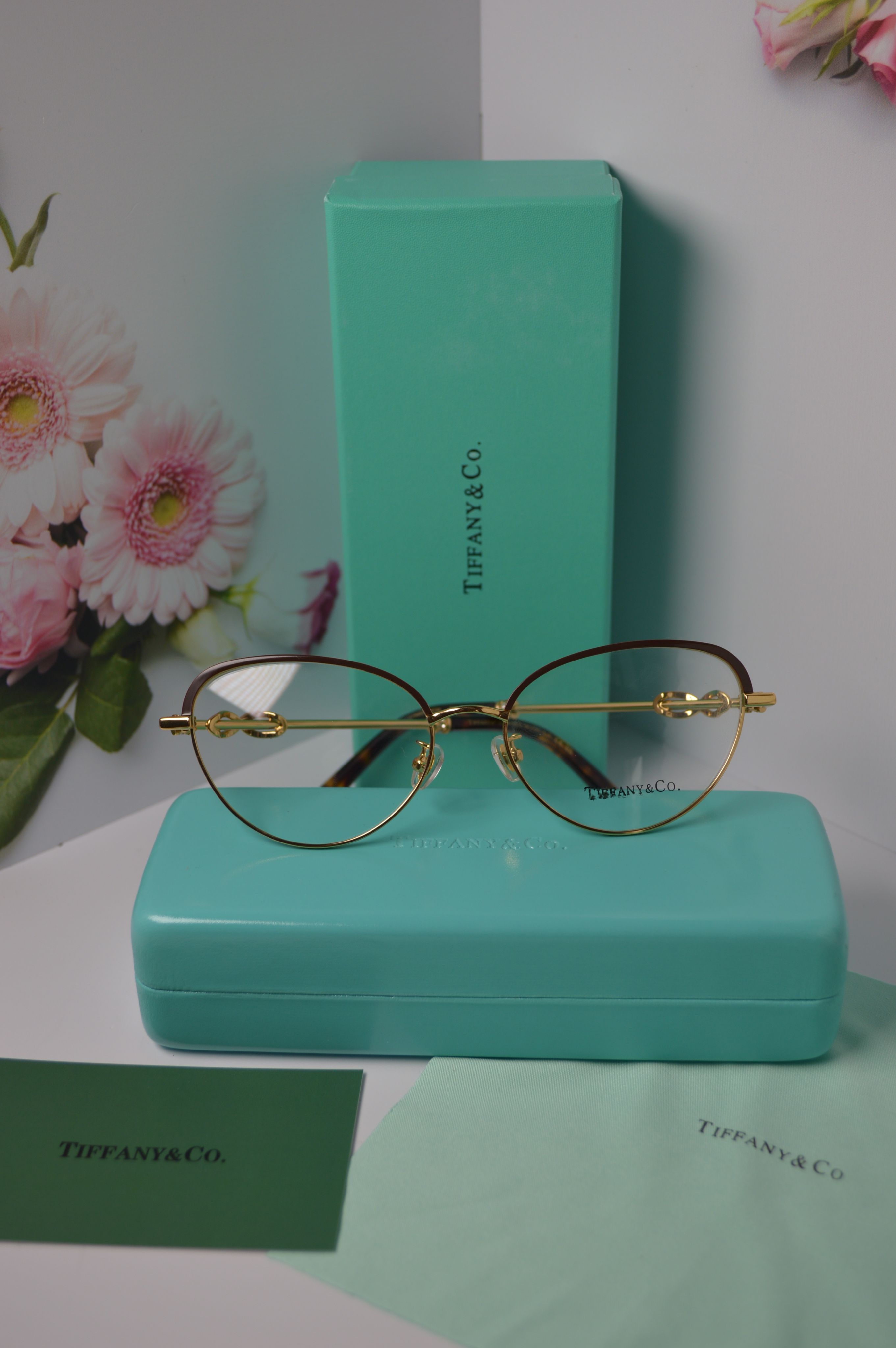 Оправа женская, изящные и стильные от Tiffany&Co. Модель только для нее!