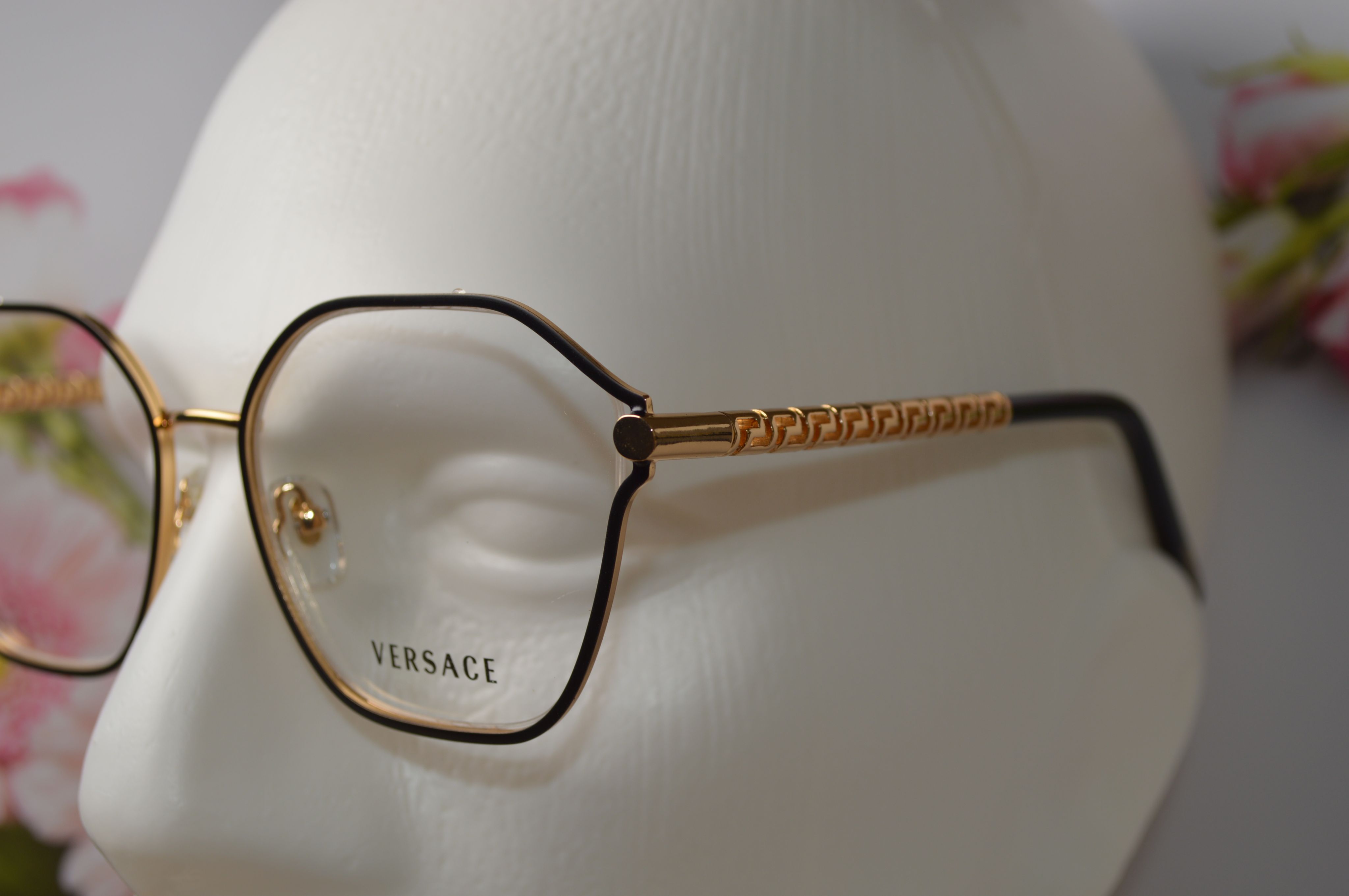 Оправа женская, уникальная и стильная от Versace VE1299D. Стиль для утонченных!