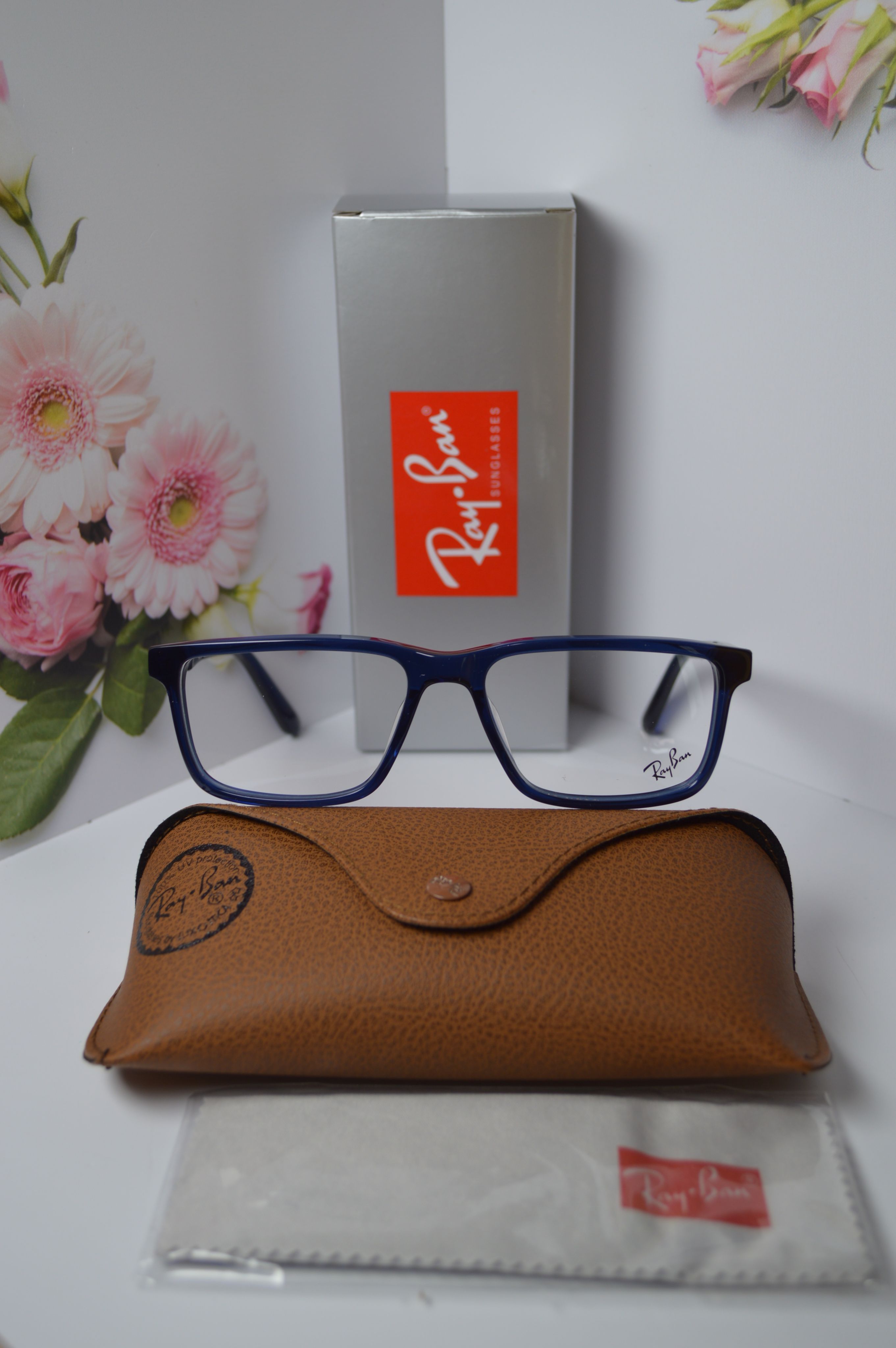 Оправа унисекс, стиль и мода от Ray Ban RB5420F. Модель для него и для нее!