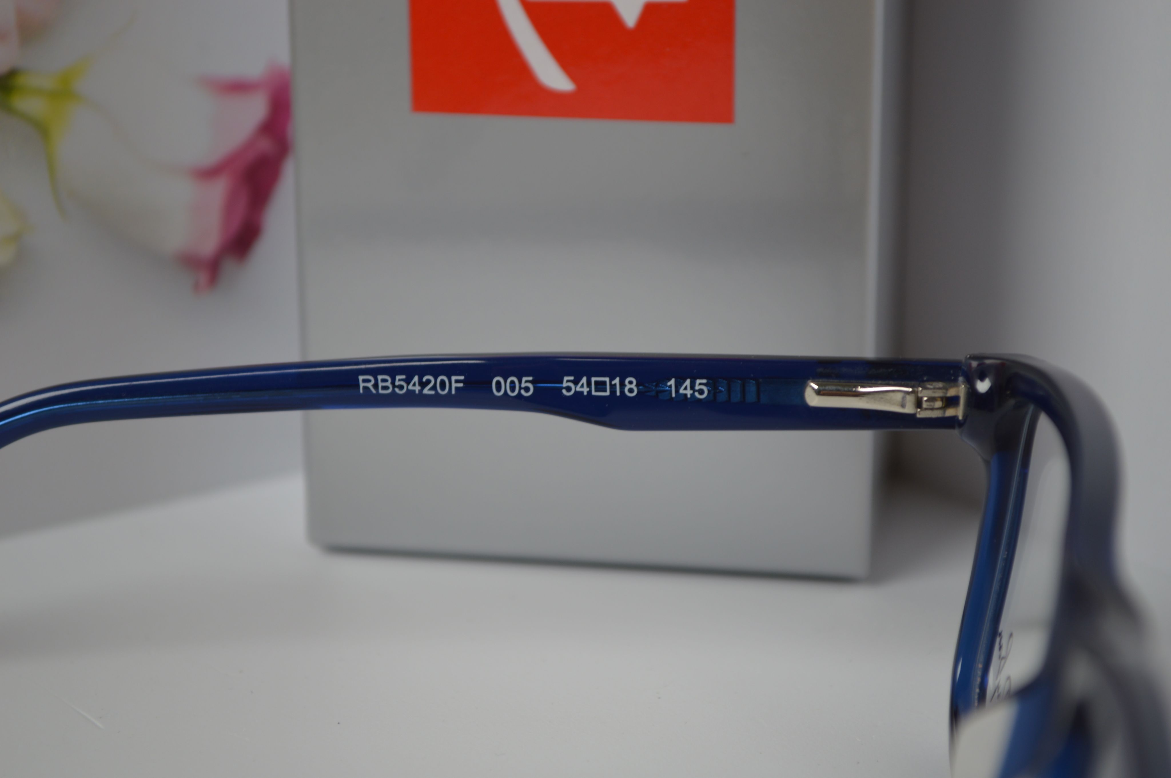 Оправа унисекс, стиль и мода от Ray Ban RB5420F. Модель для него и для нее!