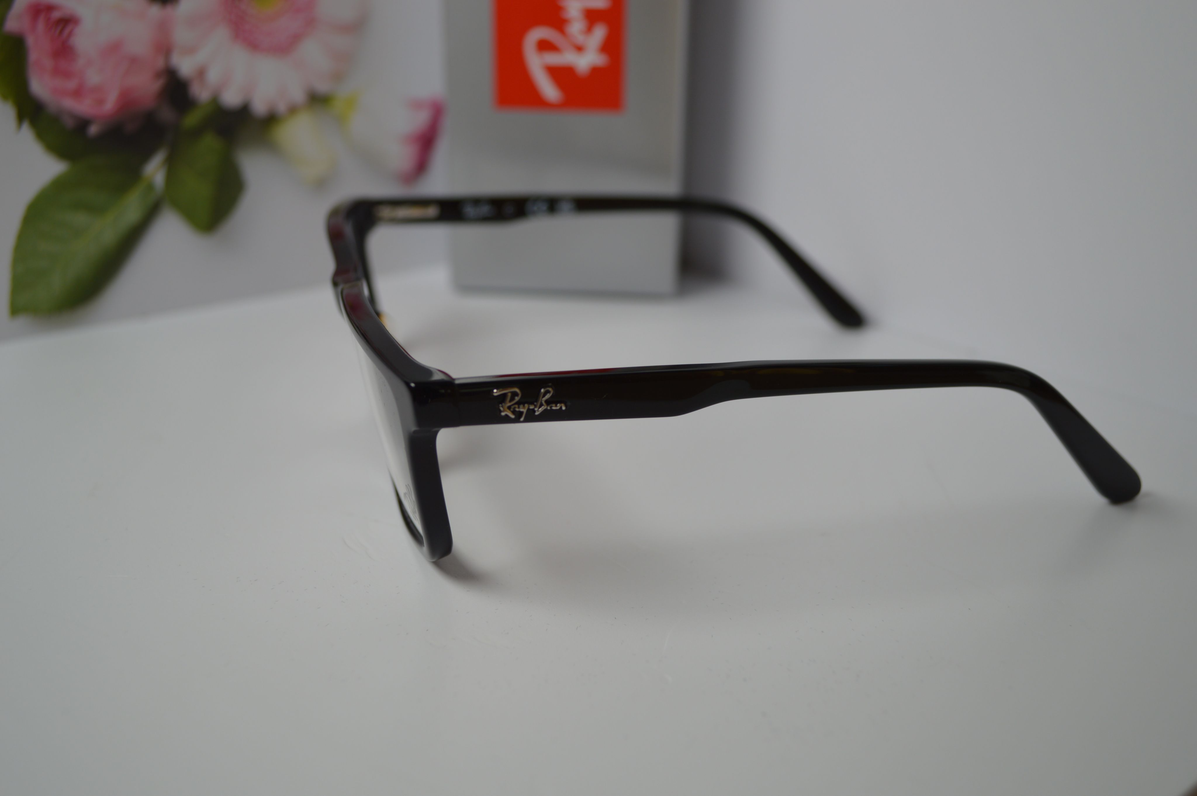 Оправа унисекс, стиль и мода от Ray Ban RB5420F. Модель для него и для нее!