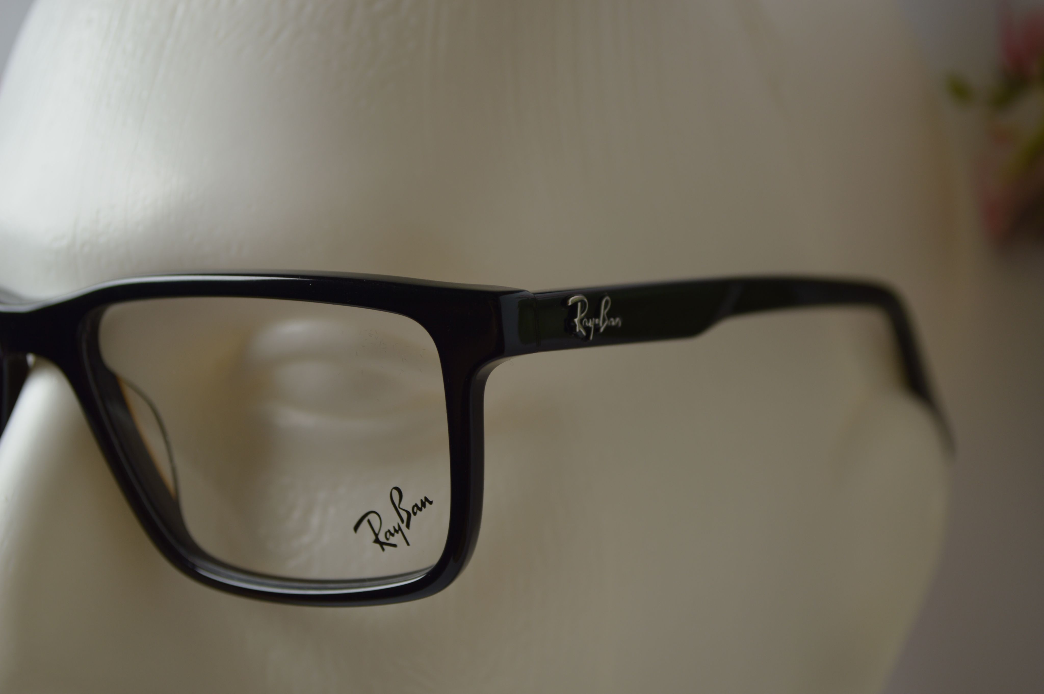Оправа унисекс, стиль и мода от Ray Ban RB5420F. Модель для него и для нее!