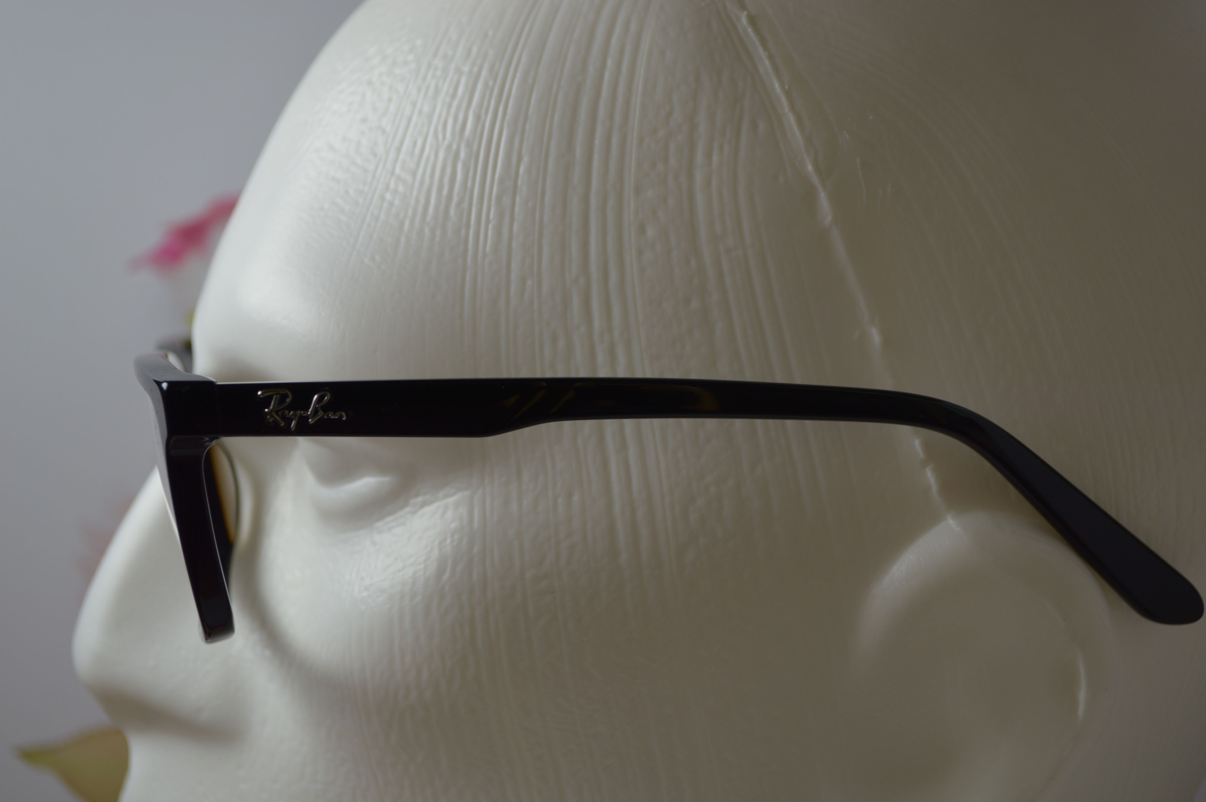 Оправа унисекс, стиль и мода от Ray Ban RB5420F. Модель для него и для нее!