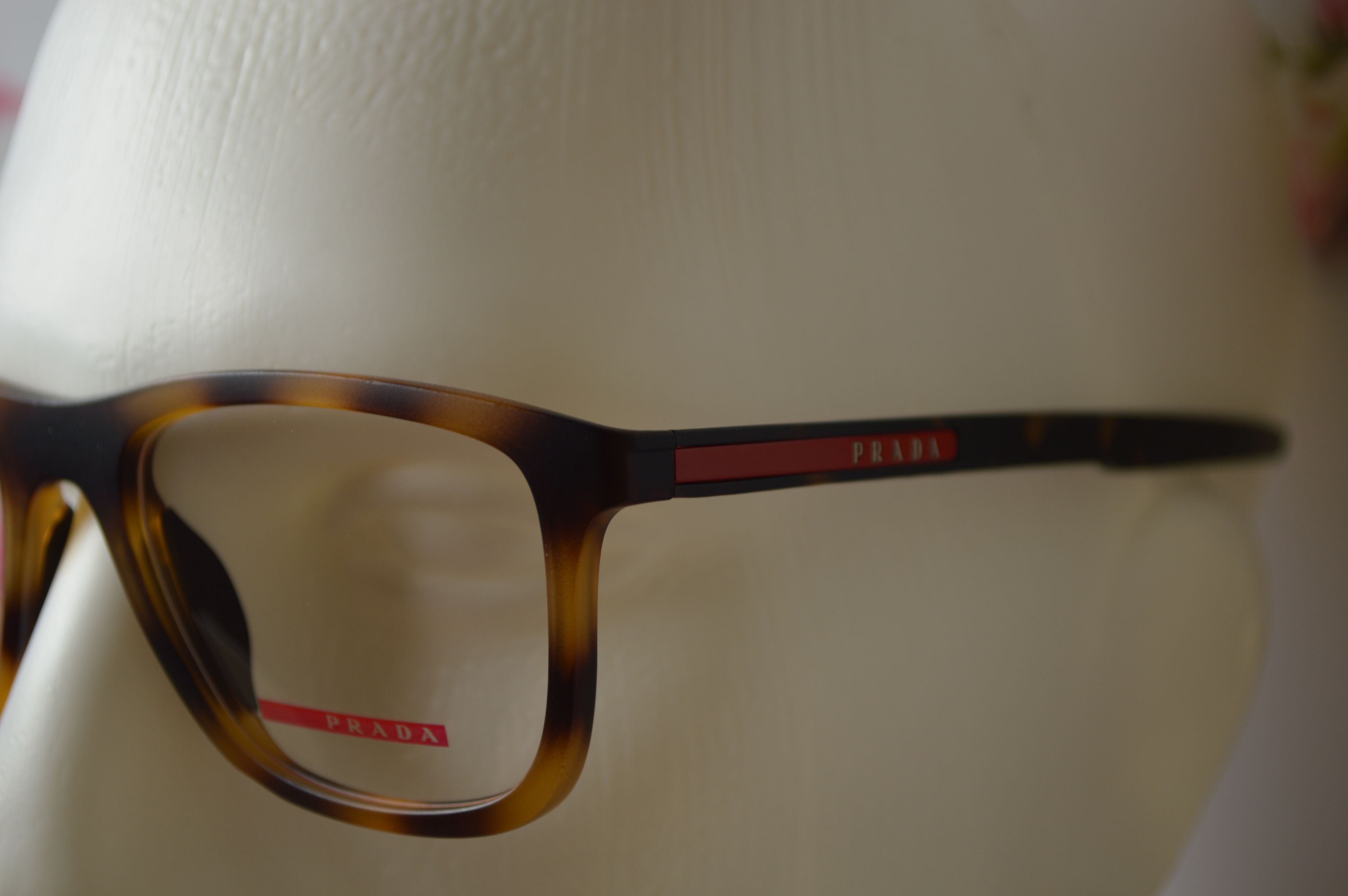 Оправа спортивная, мужская, классический стиль от Prada SPS 10 W. Стиль только для него!