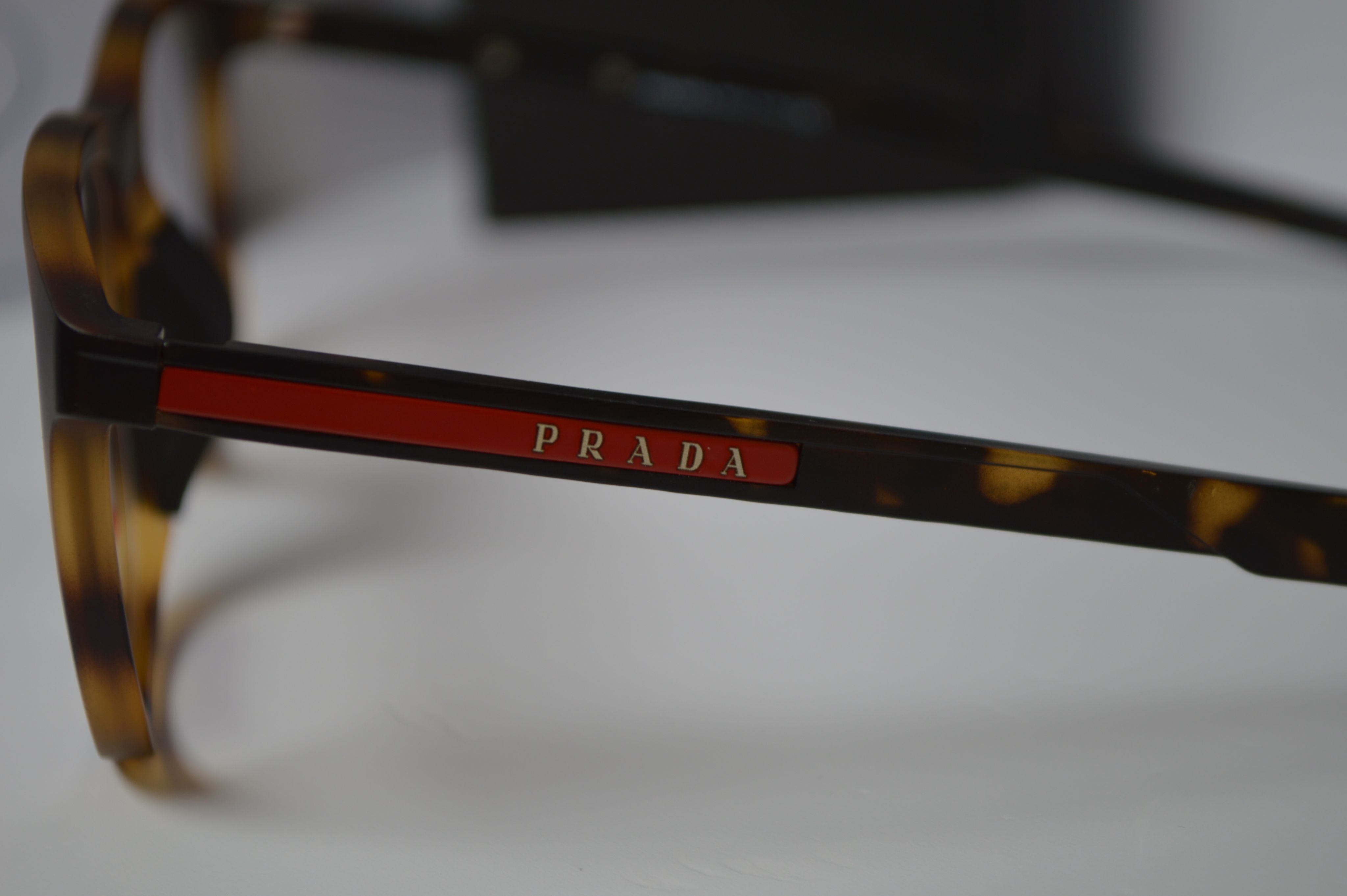 Оправа спортивная, мужская, классический стиль от Prada SPS 10 W. Стиль только для него!