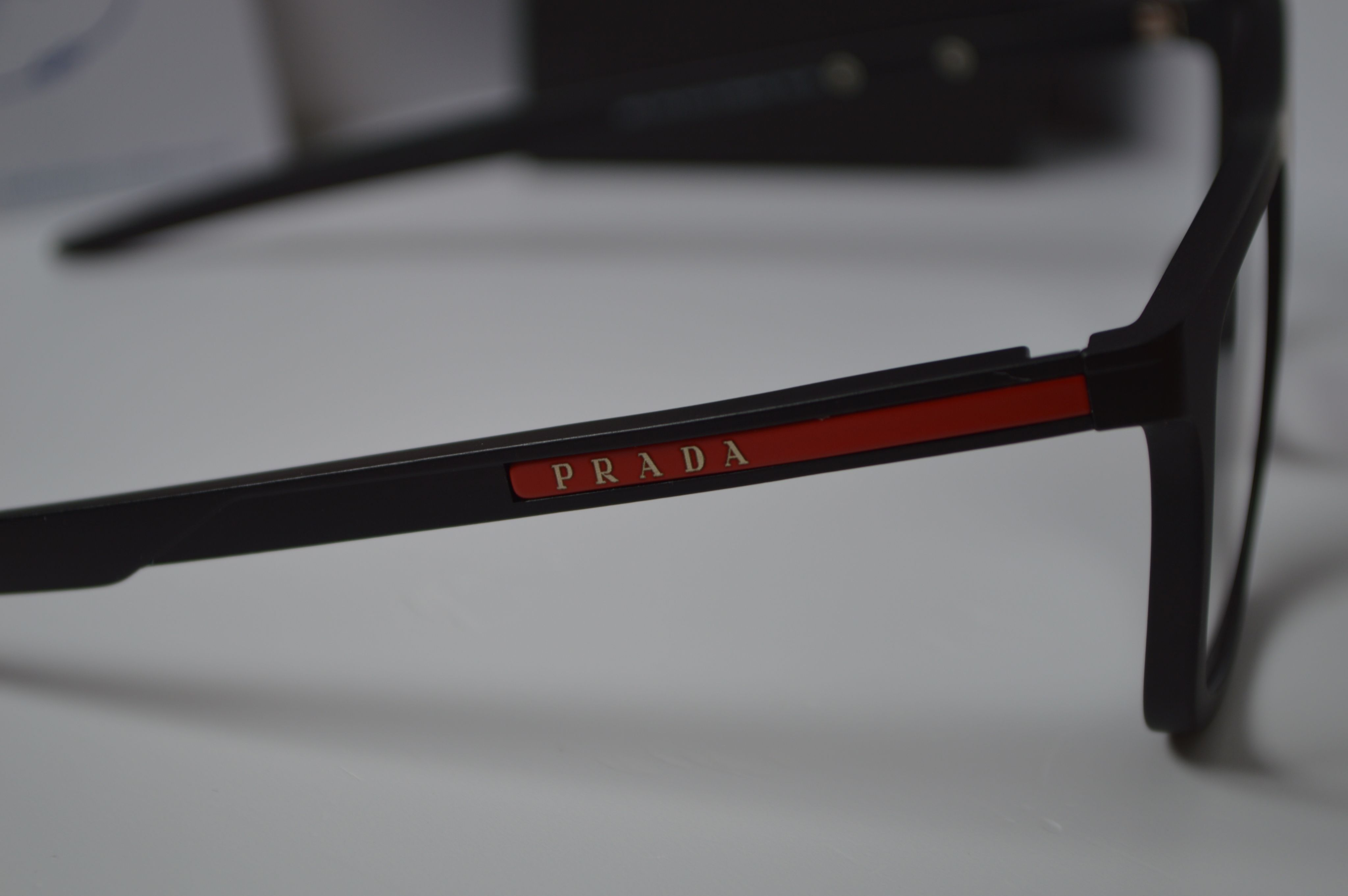 Оправа спортивная, мужская, классический стиль от Prada SPS 10 W. Стиль только для него!