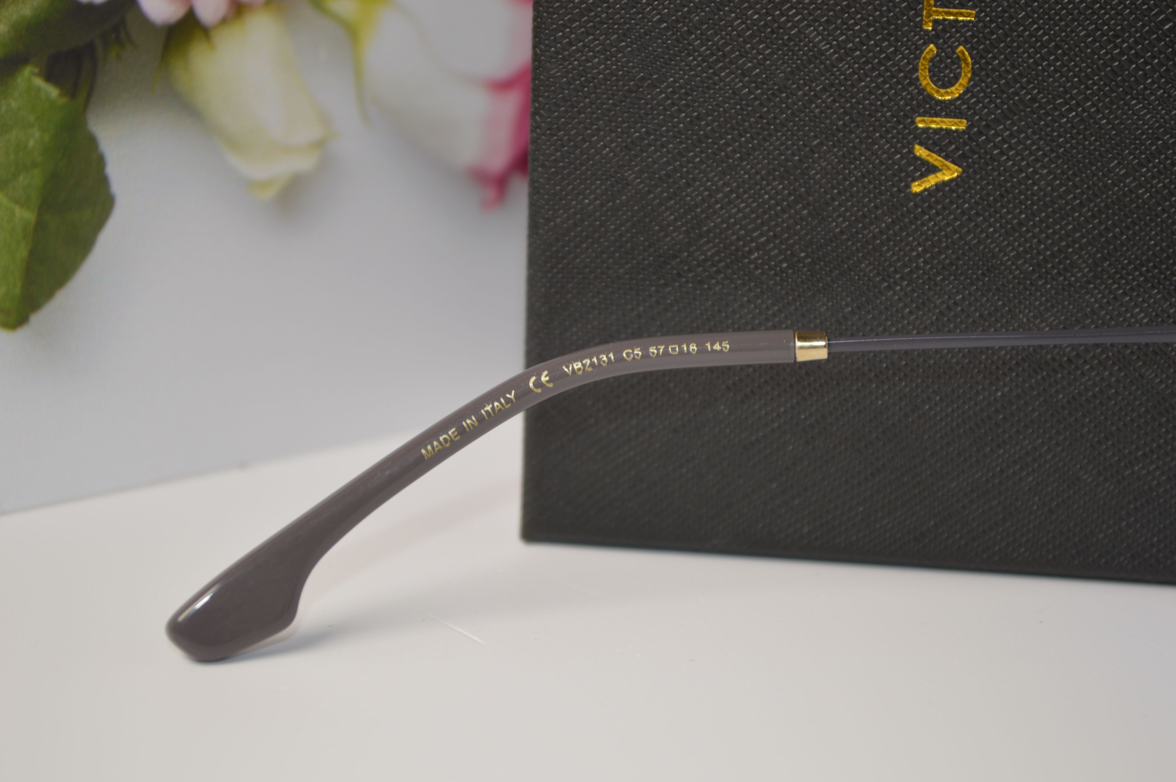 Женская оправа от Victoria Beckham. Модель VB2131. Стиль этого лета для неё!